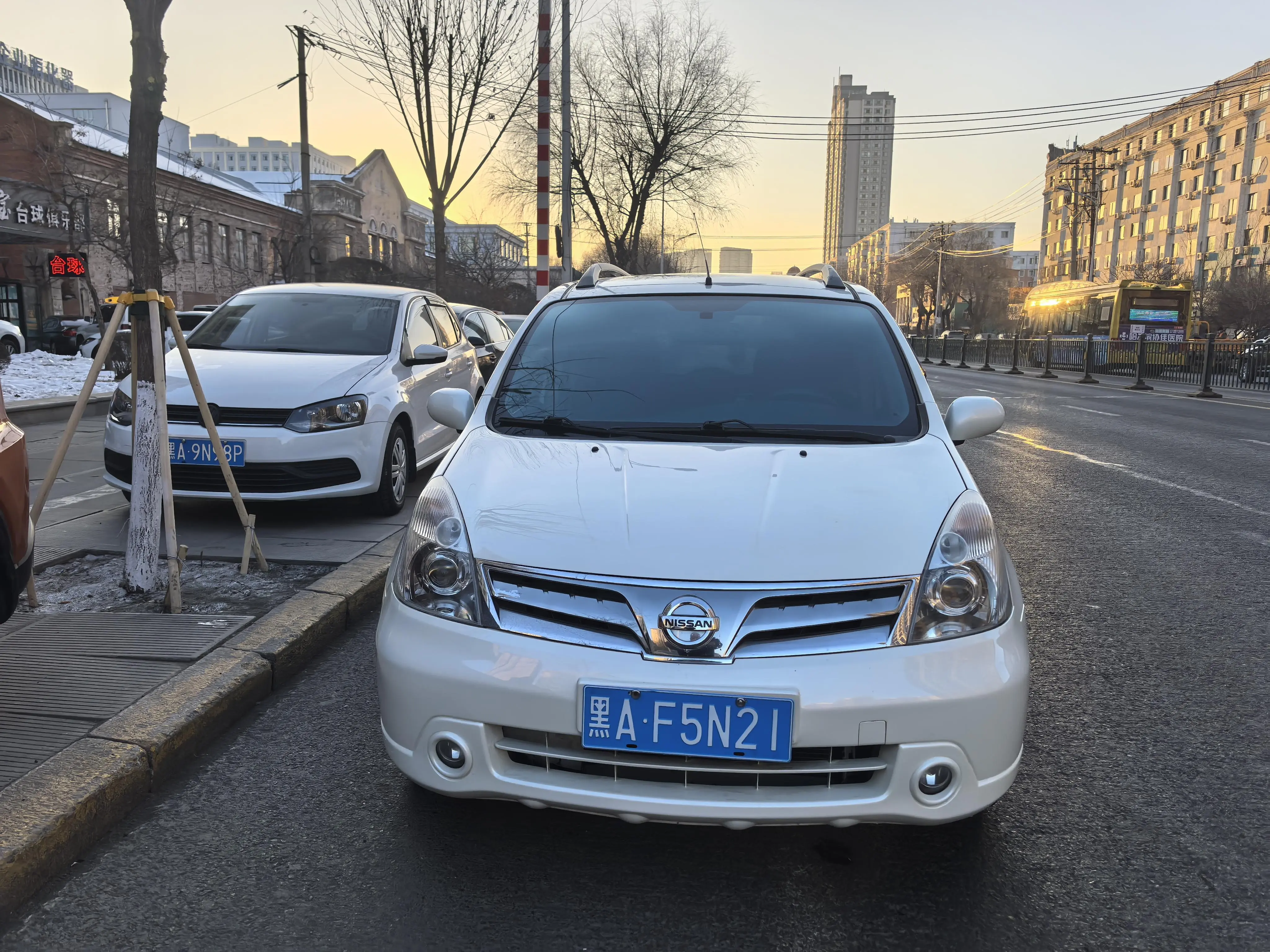 Nissan Li Wei  из Китая