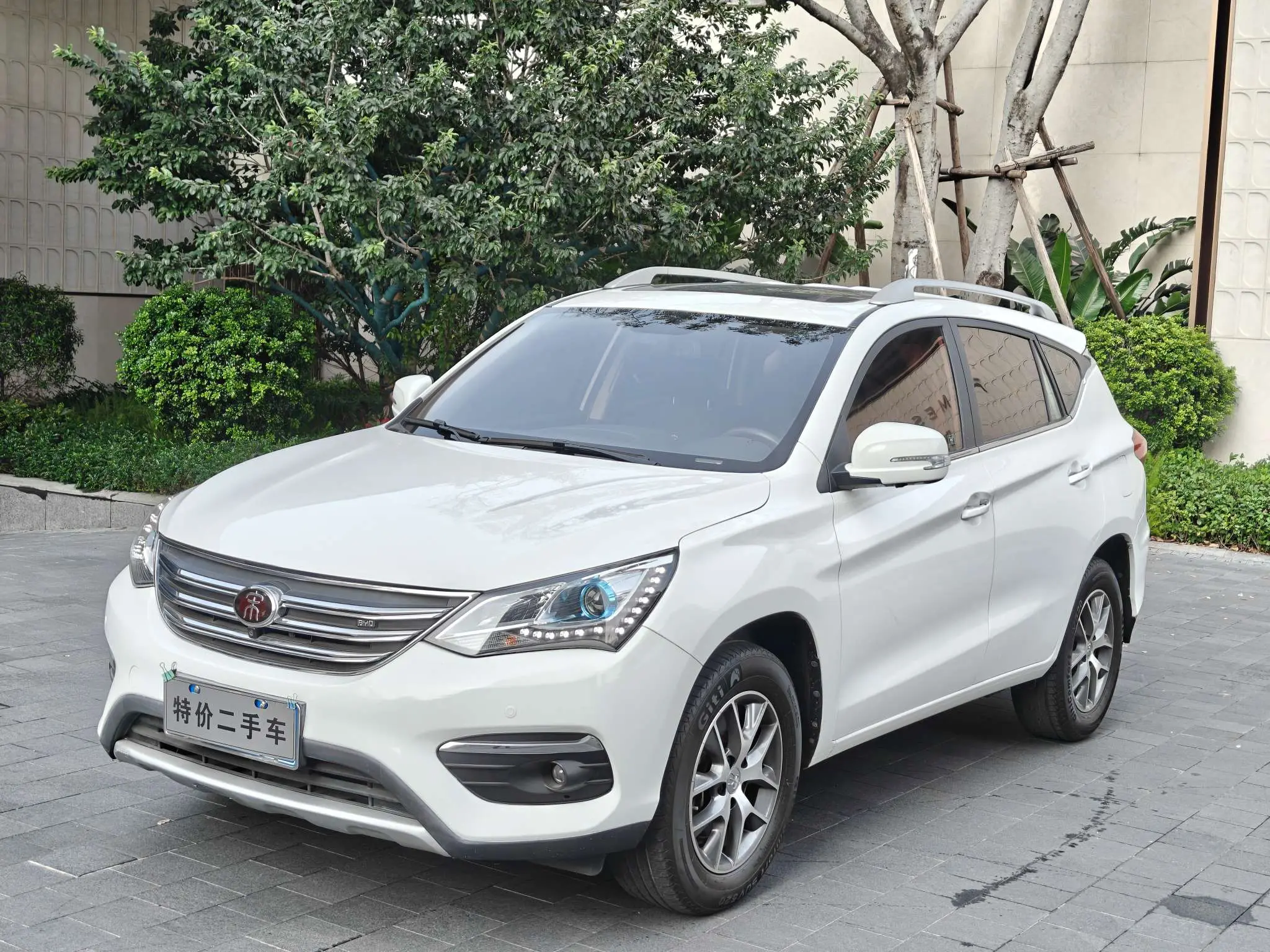 BYD Song  из Китая