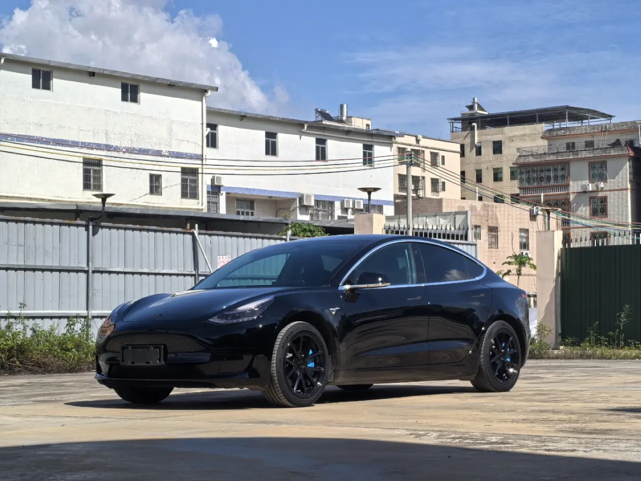 Tesla Model 3  из Китая