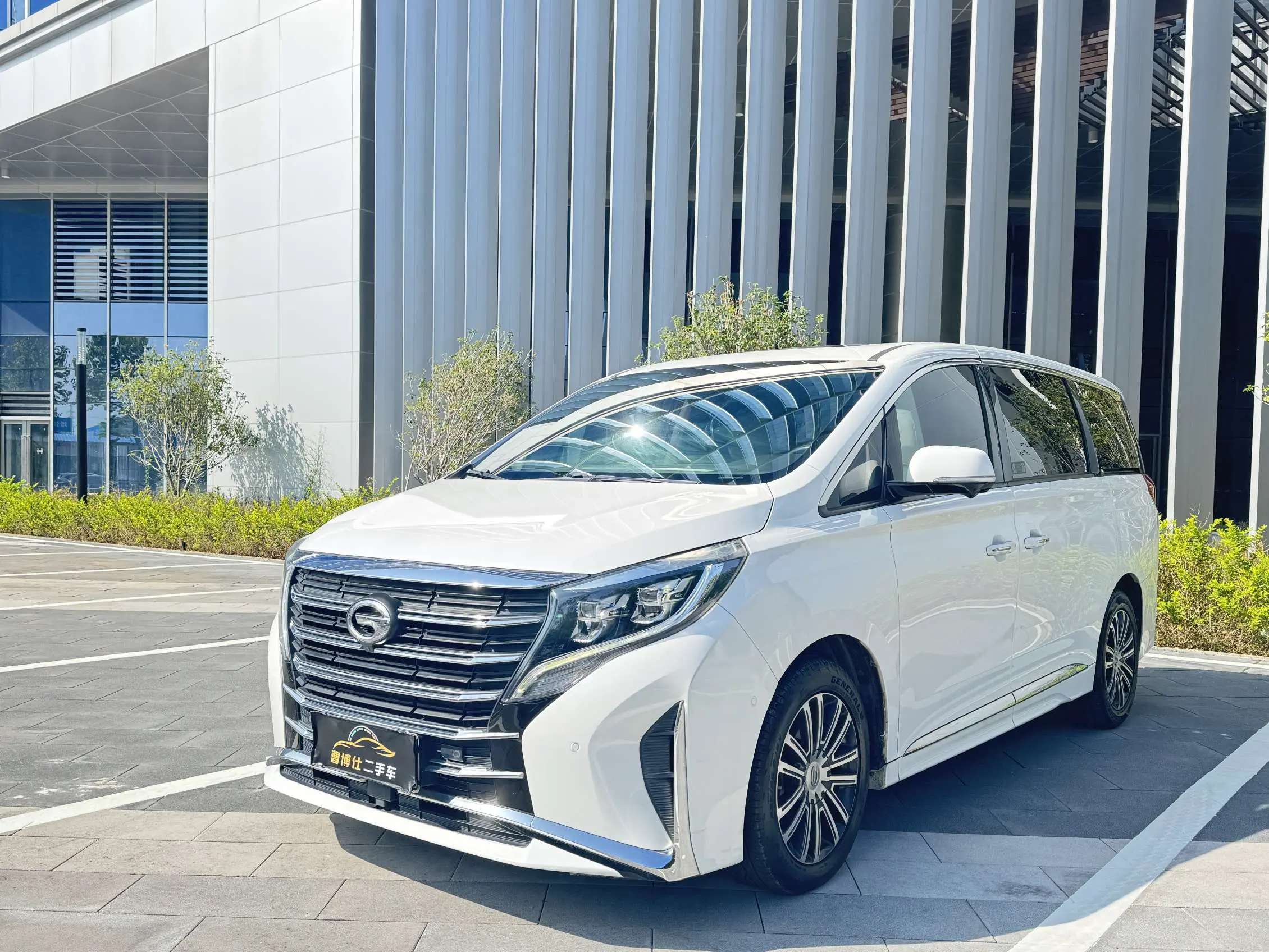 GAC Trumpchi M8  из Китая