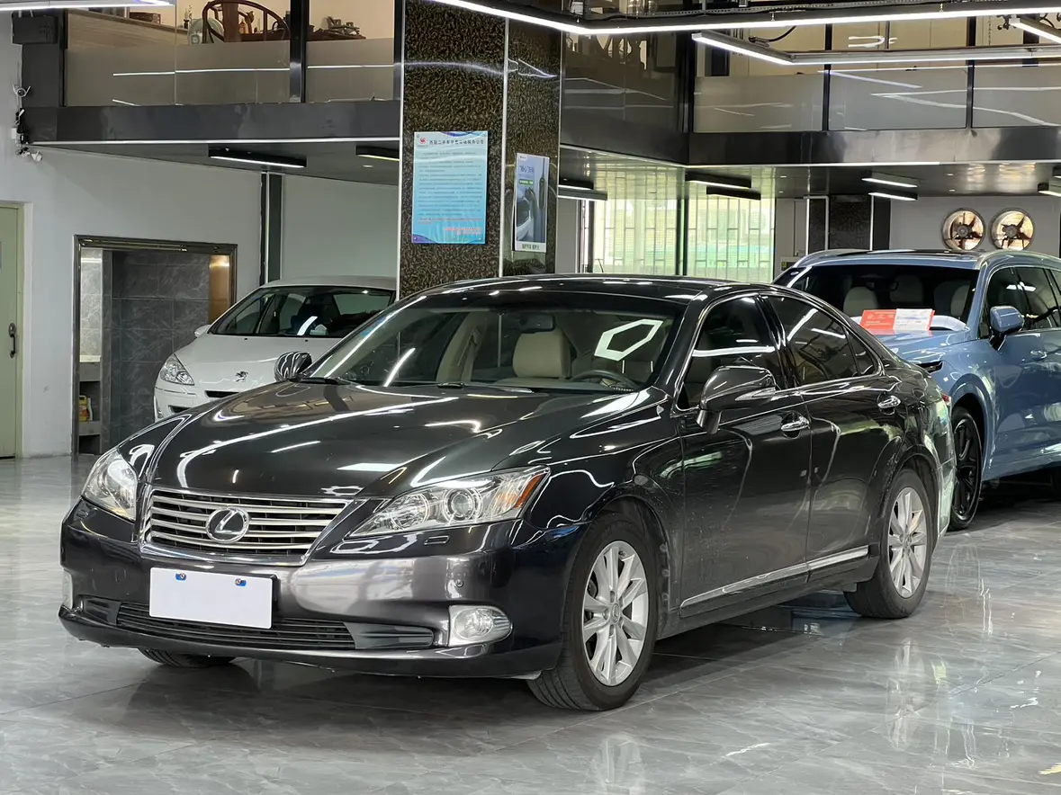 Lexus ES  из Китая