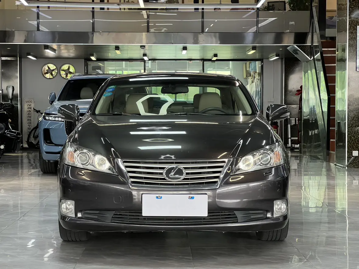 Lexus ES  из Китая