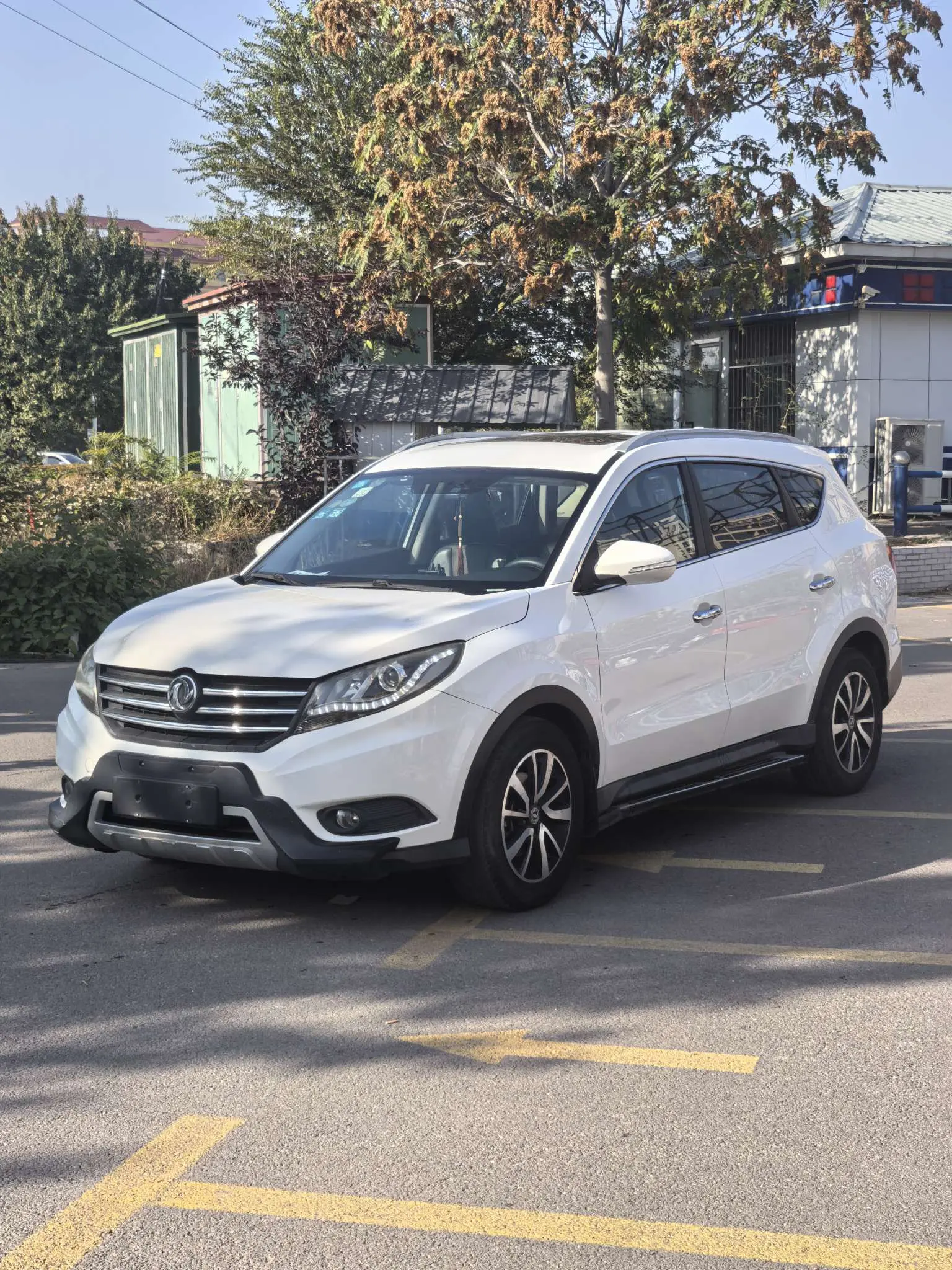 Dongfeng Fengon 580  из Китая