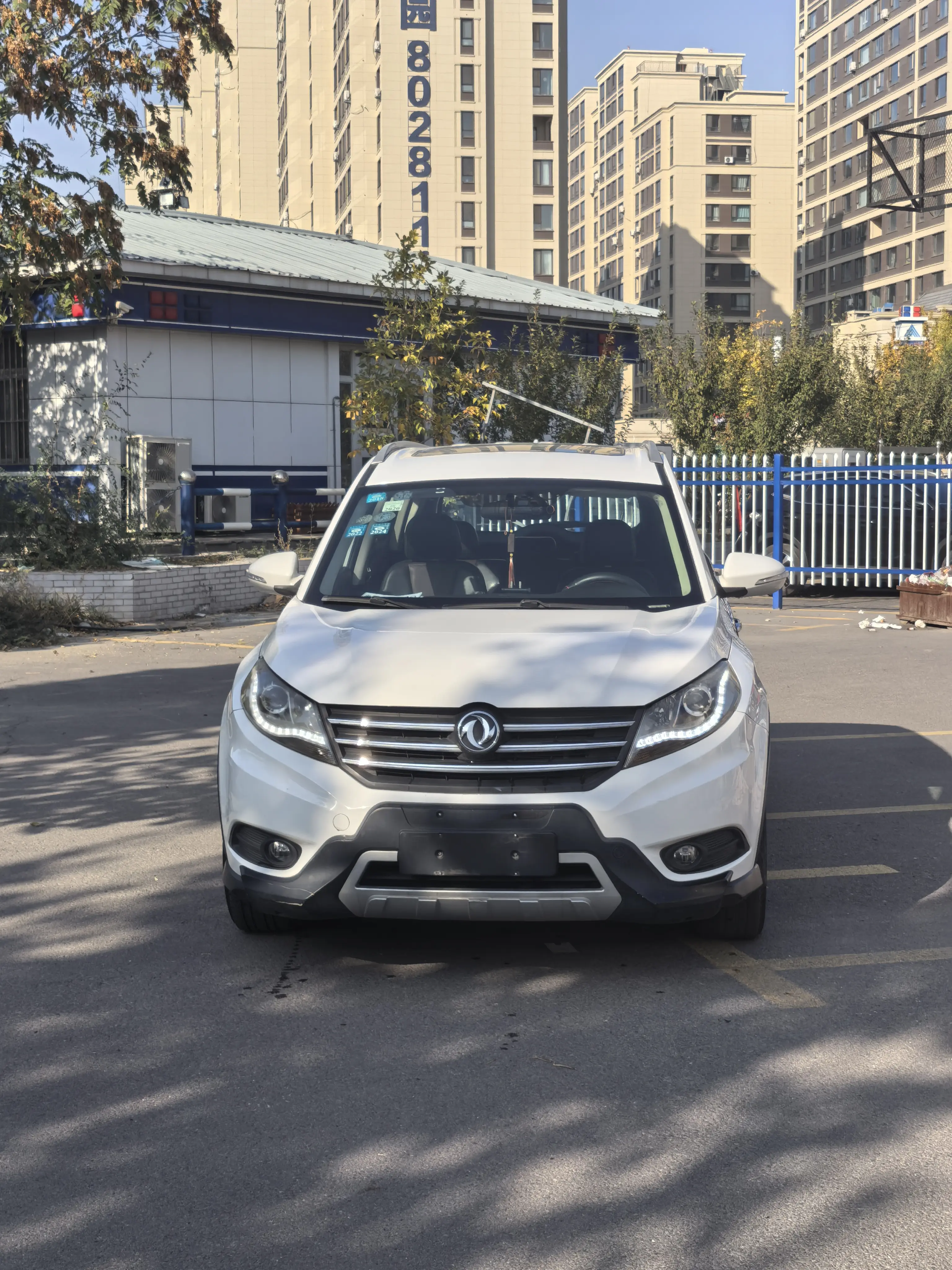 Dongfeng Fengon 580  из Китая