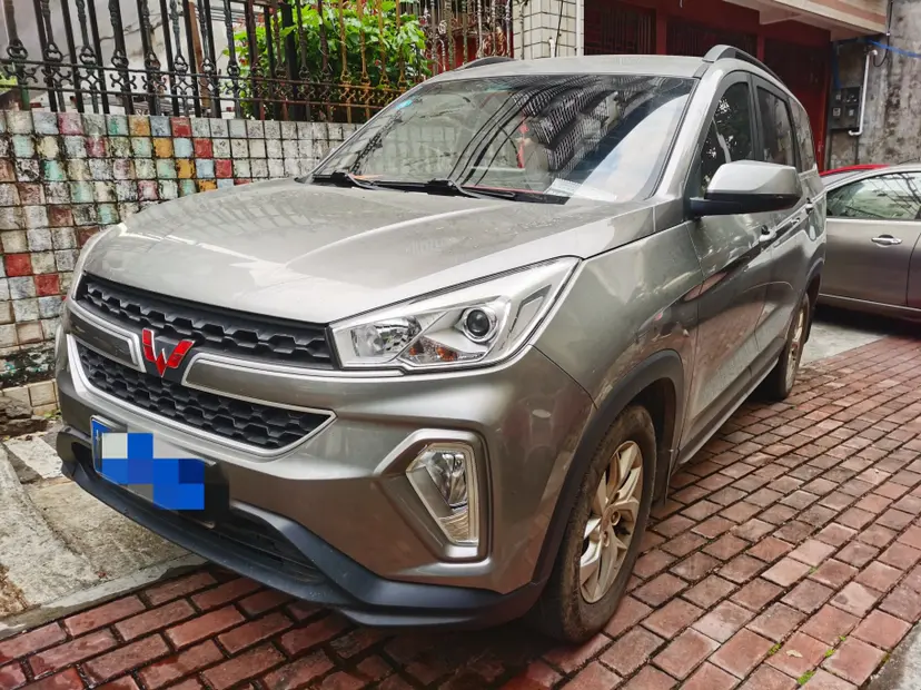 Wuling Hongguang S3  из Китая
