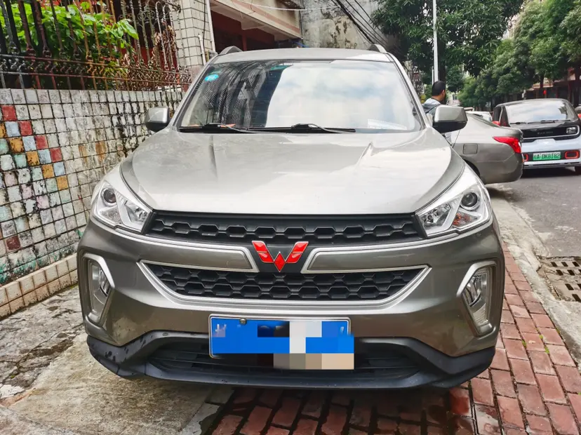 Wuling Hongguang S3  из Китая