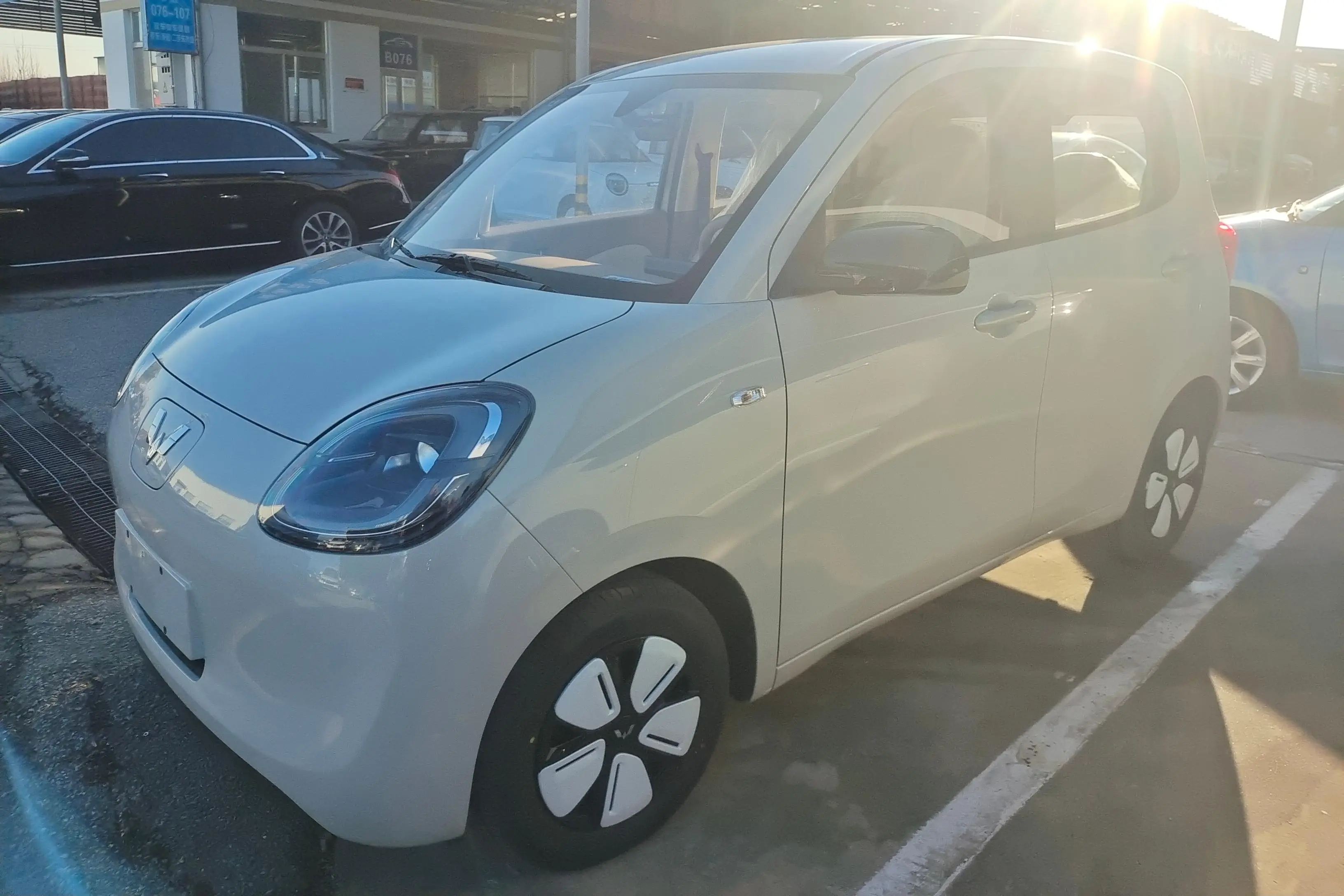 Wuling Hongguang MINIEV  из Китая