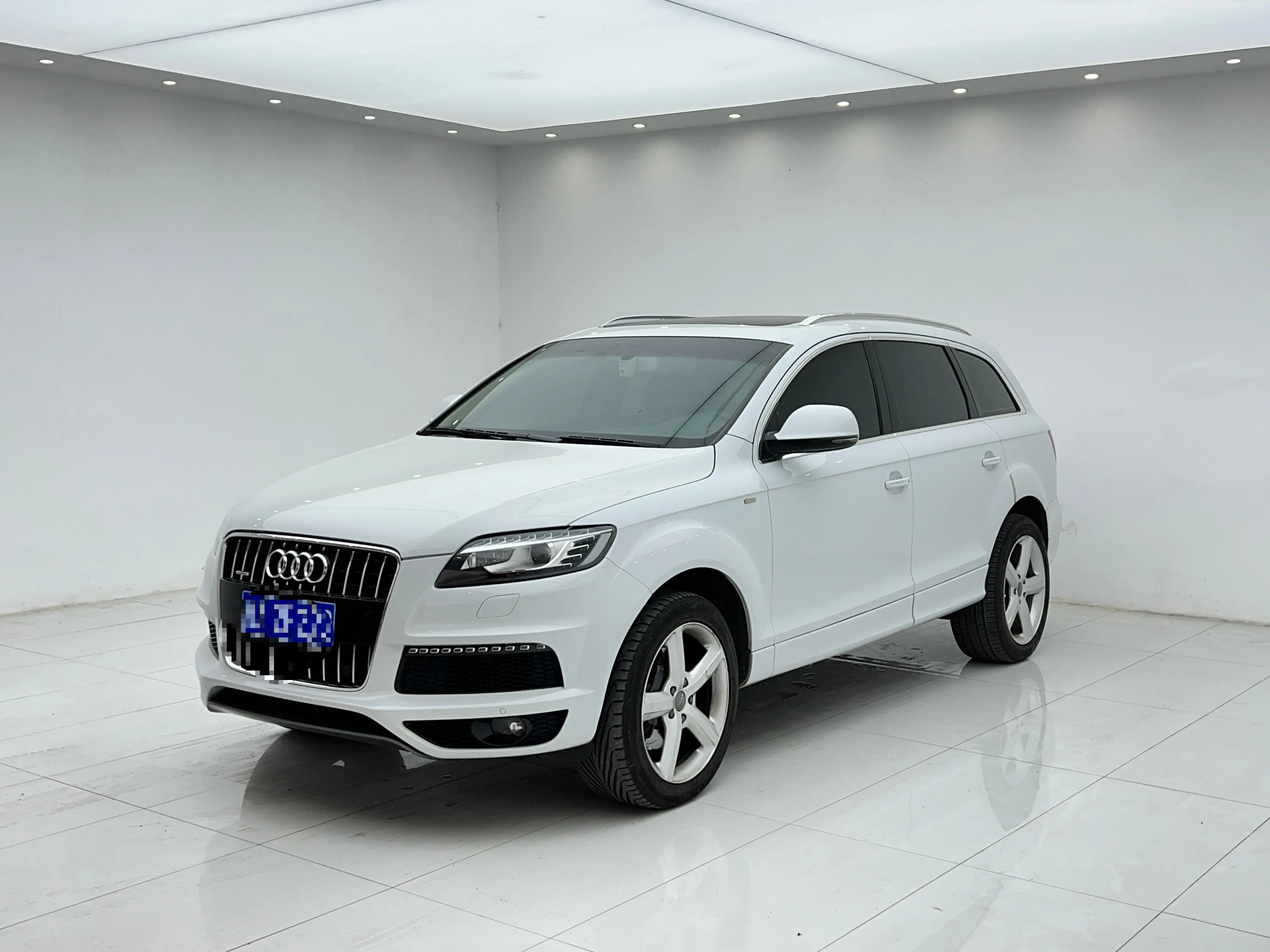 Audi Q7  из Китая