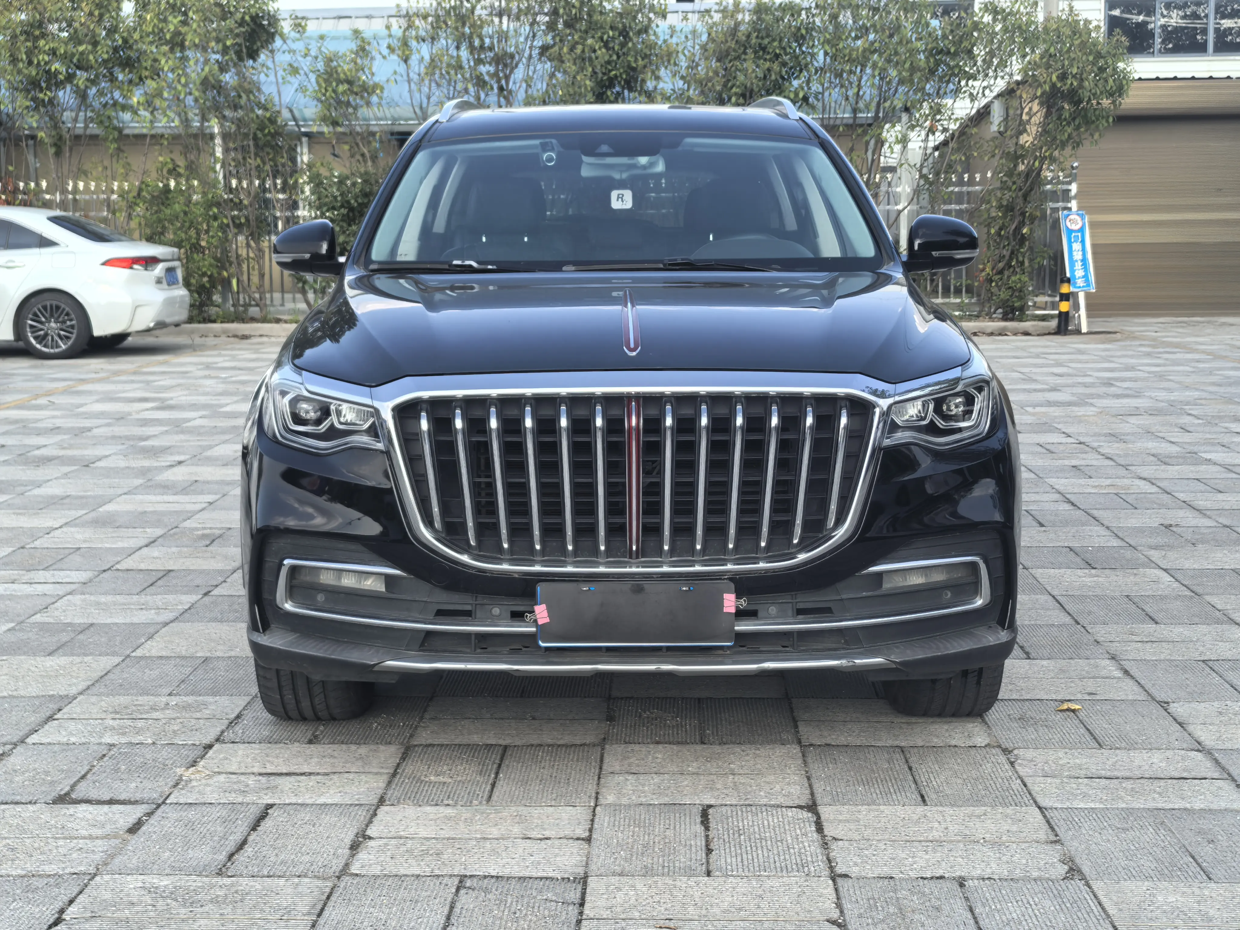 Hongqi HS7  из Китая