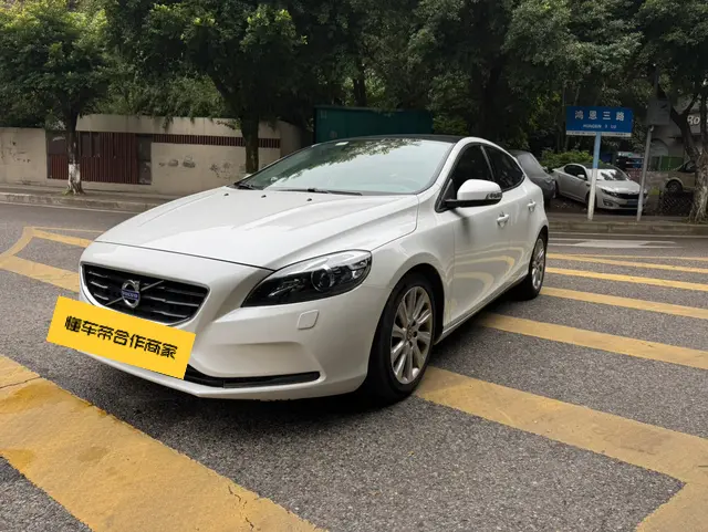 Volvo V40  из Китая