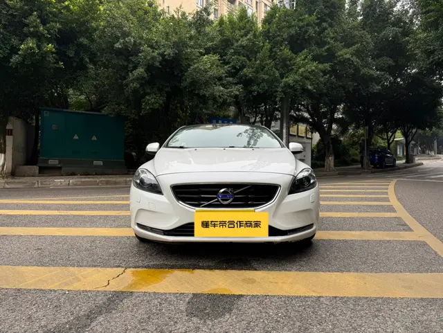Volvo V40  из Китая