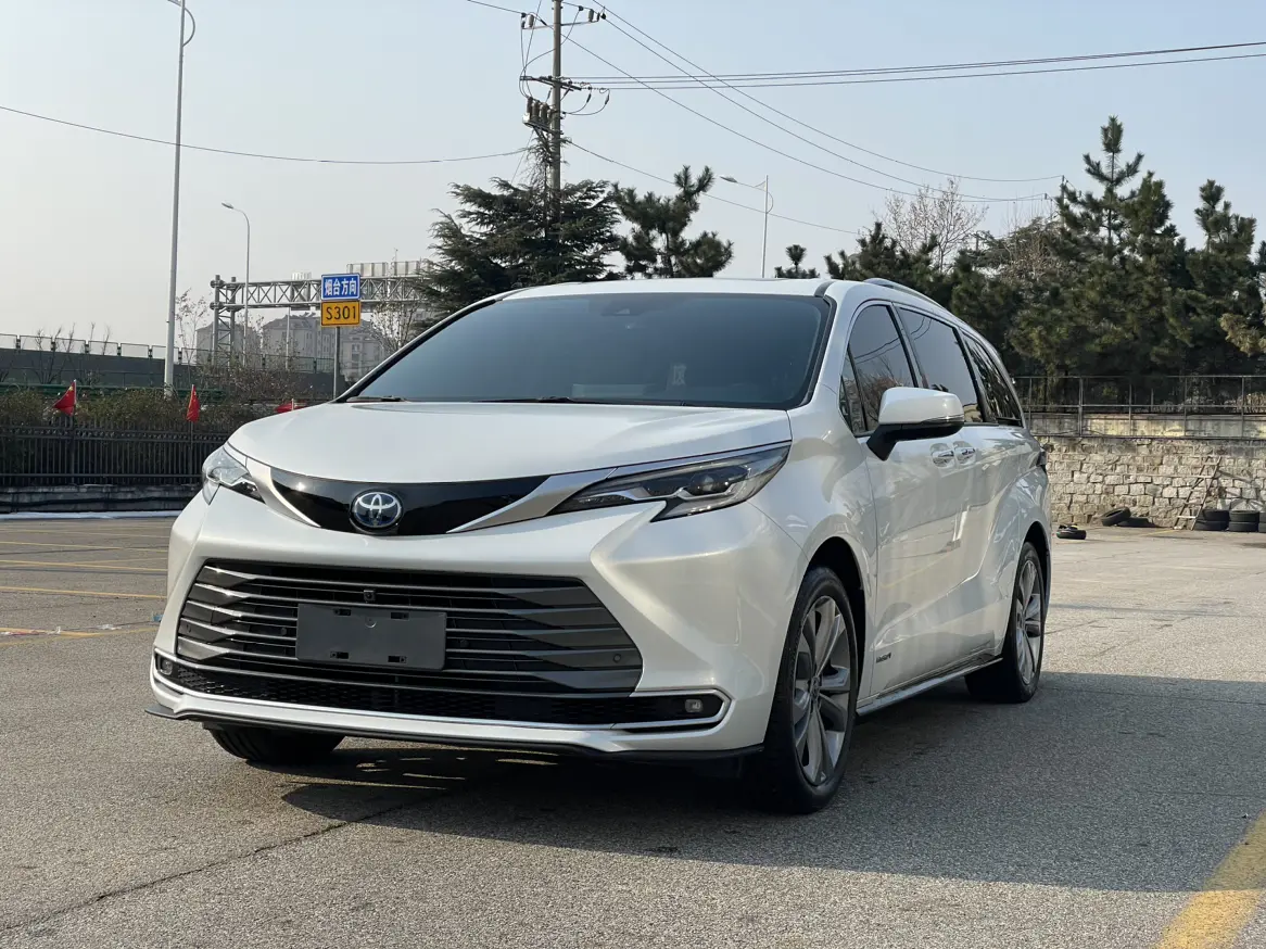 Toyota Sienna  из Китая