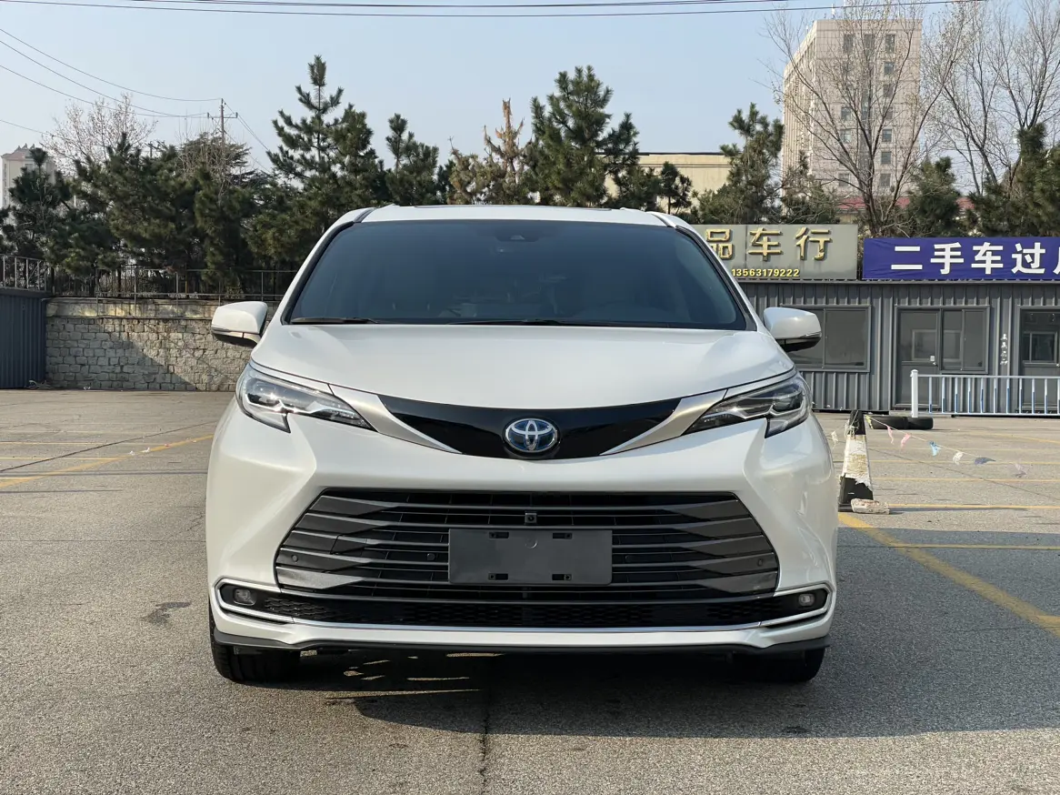 Toyota Sienna  из Китая