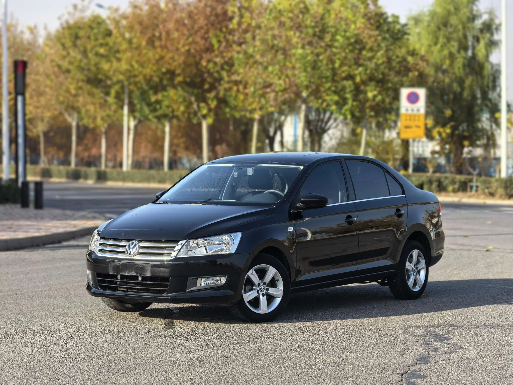 Volkswagen Santana  из Китая