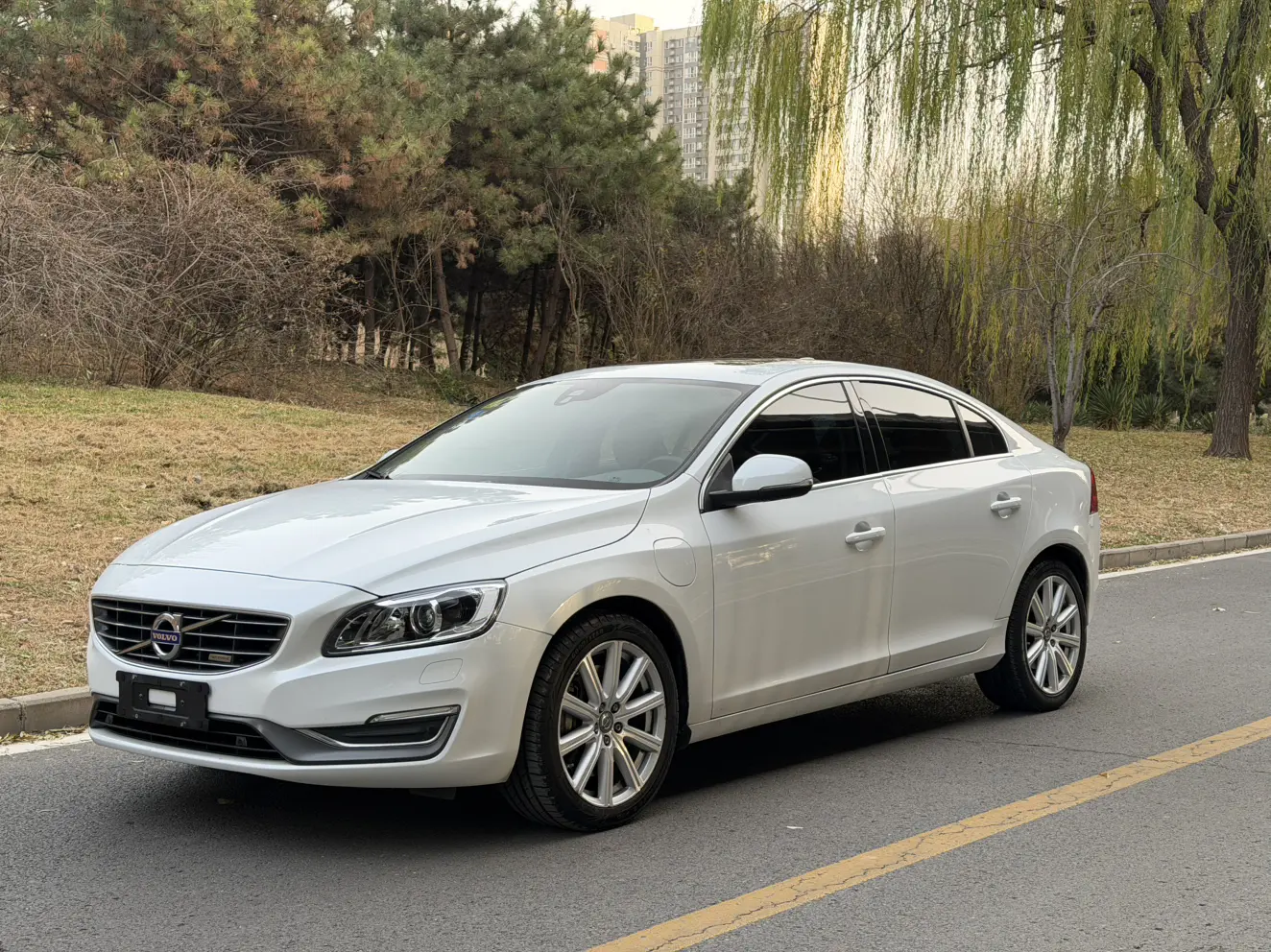 Volvo S60 PHEV  из Китая