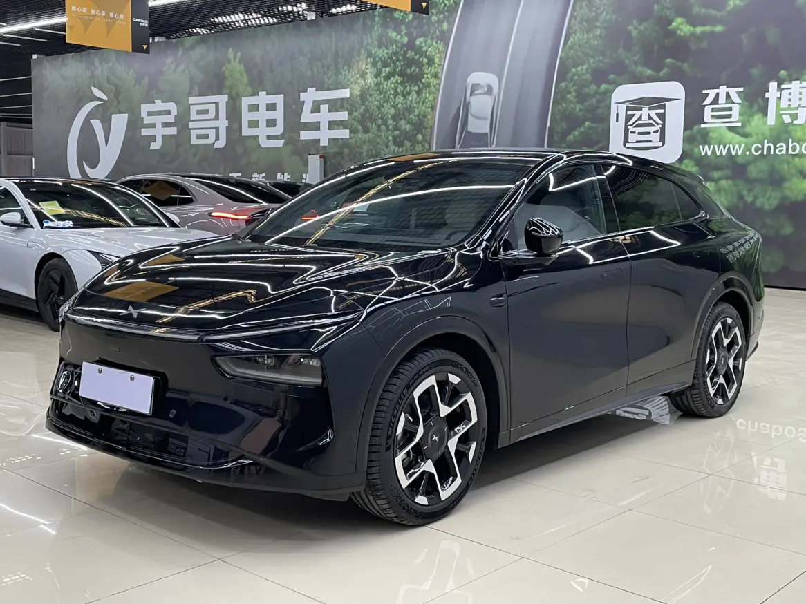 Xpeng G7  из Китая