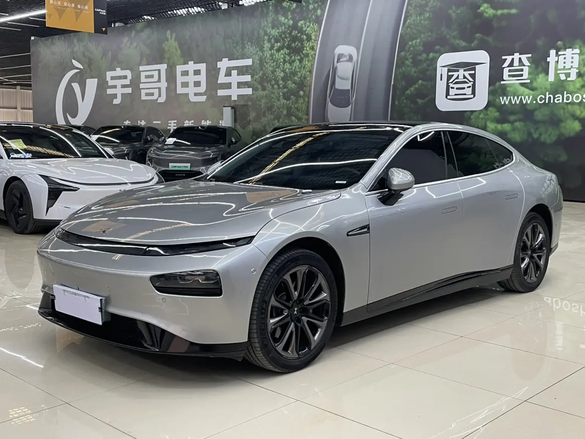 Xpeng P7  из Китая