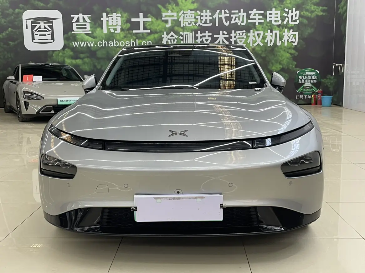 Xpeng P7  из Китая