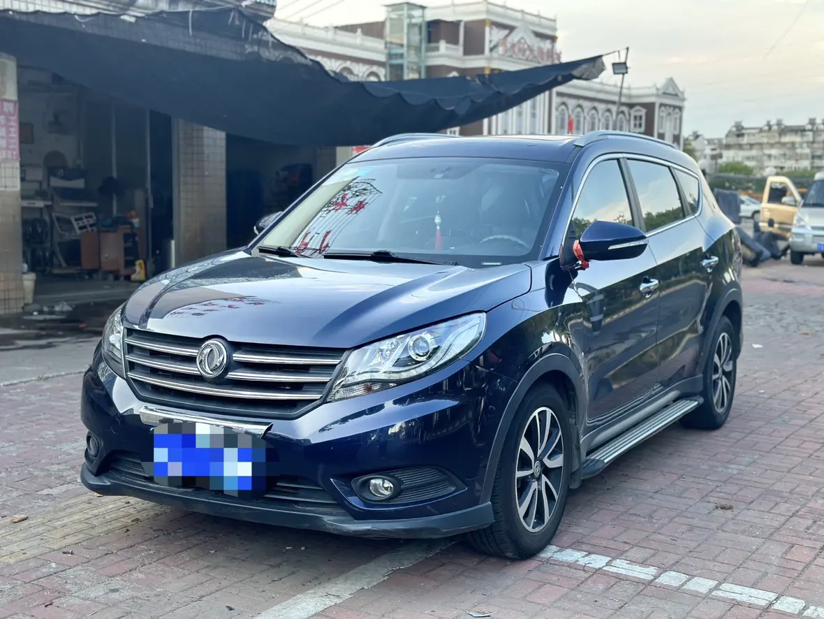 Dongfeng Fengon 580  из Китая