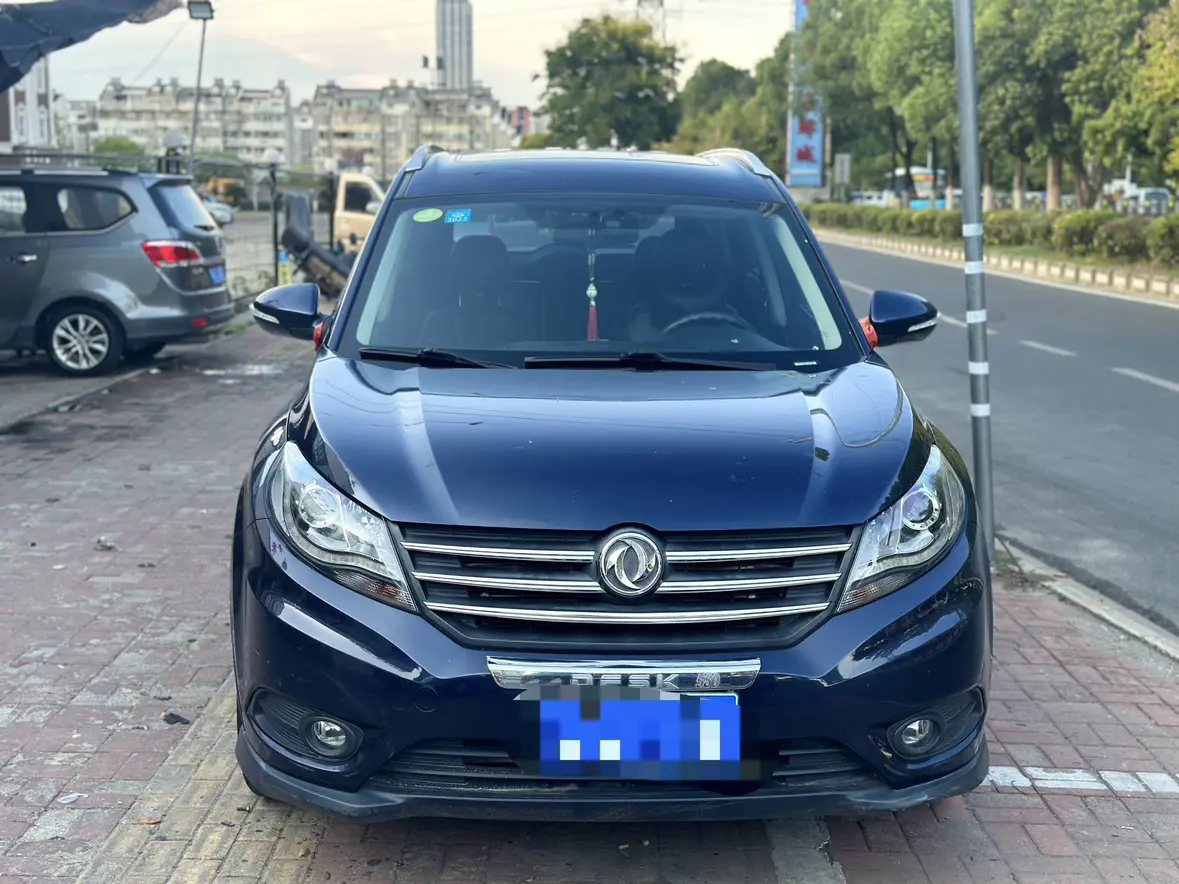 Dongfeng Fengon 580  из Китая