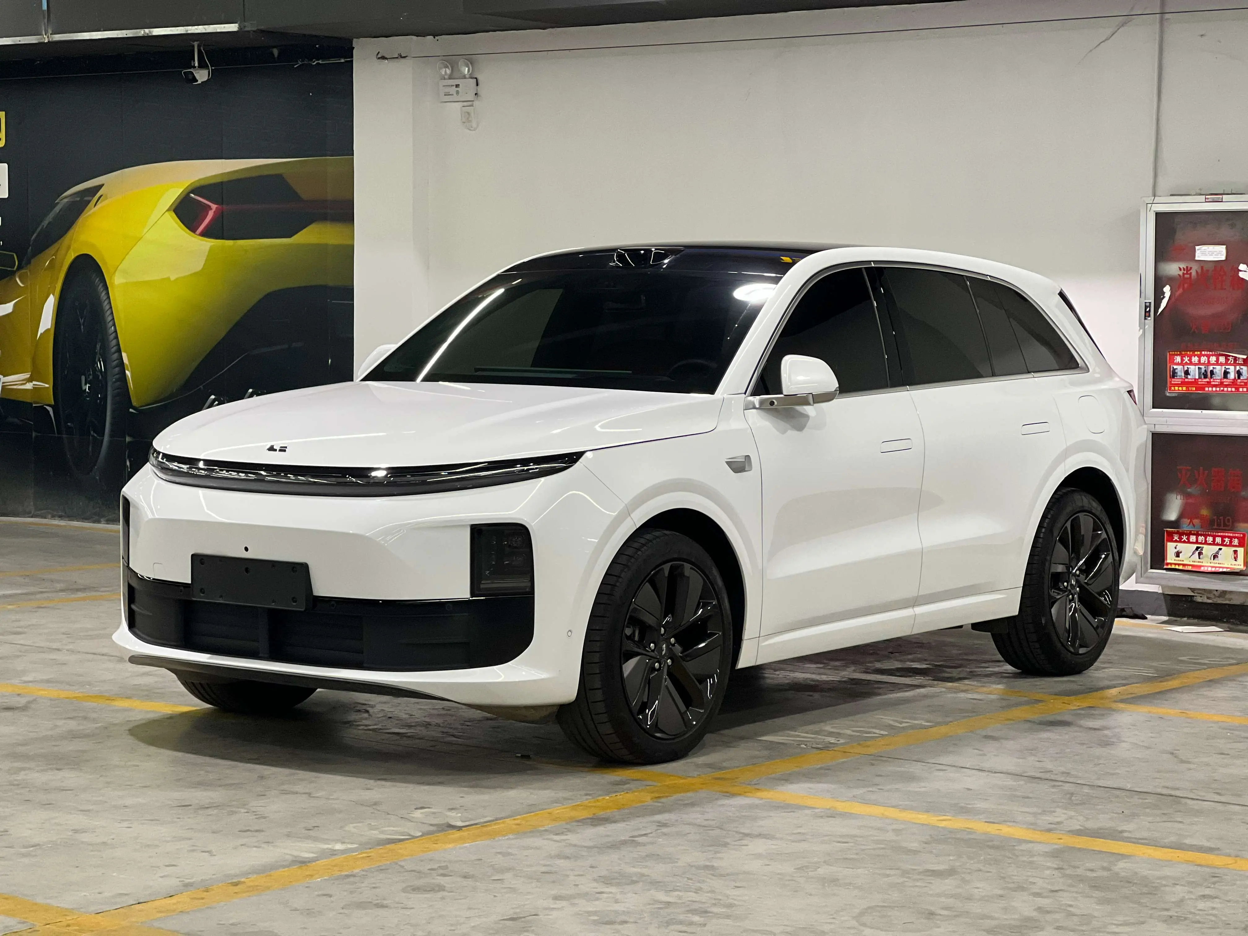 Li L6 (Ideal L6)  из Китая