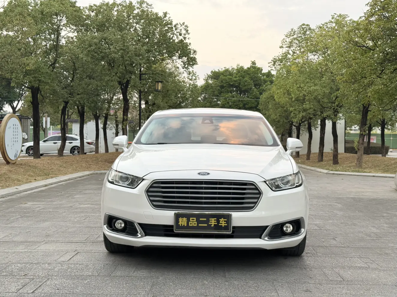 Ford Taurus  из Китая