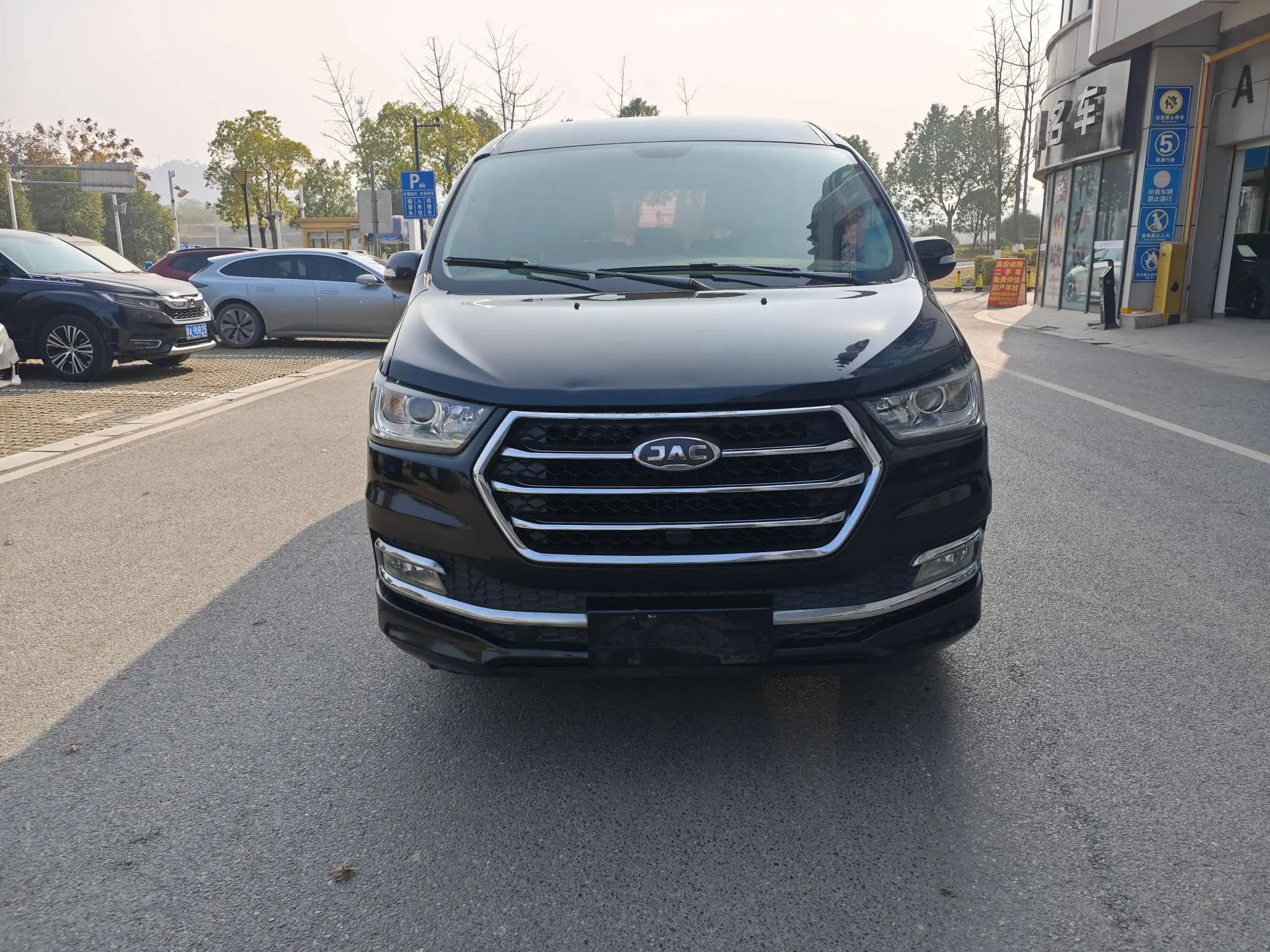 JAC Ruifeng M4  из Китая