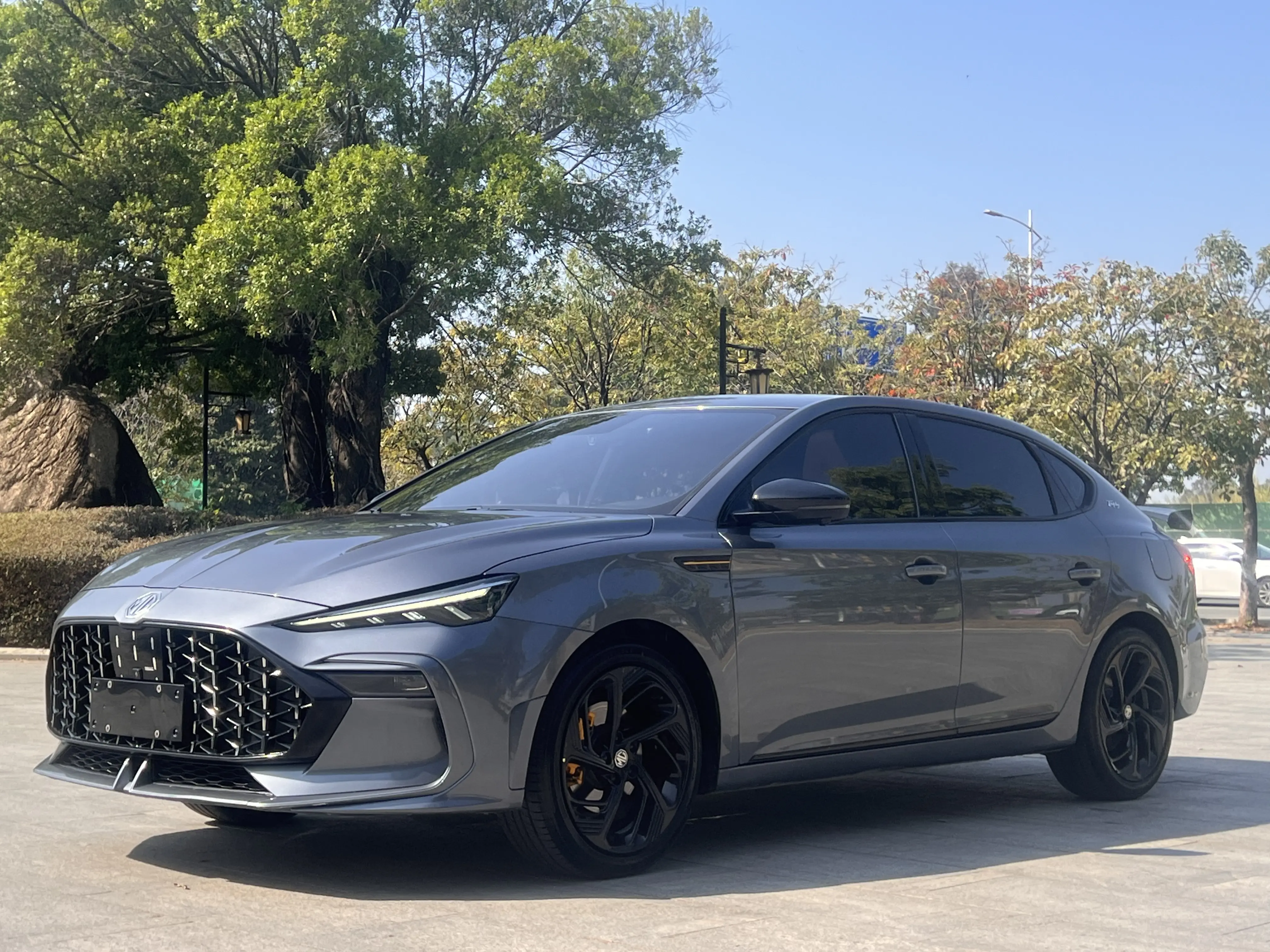 MG 6  из Китая