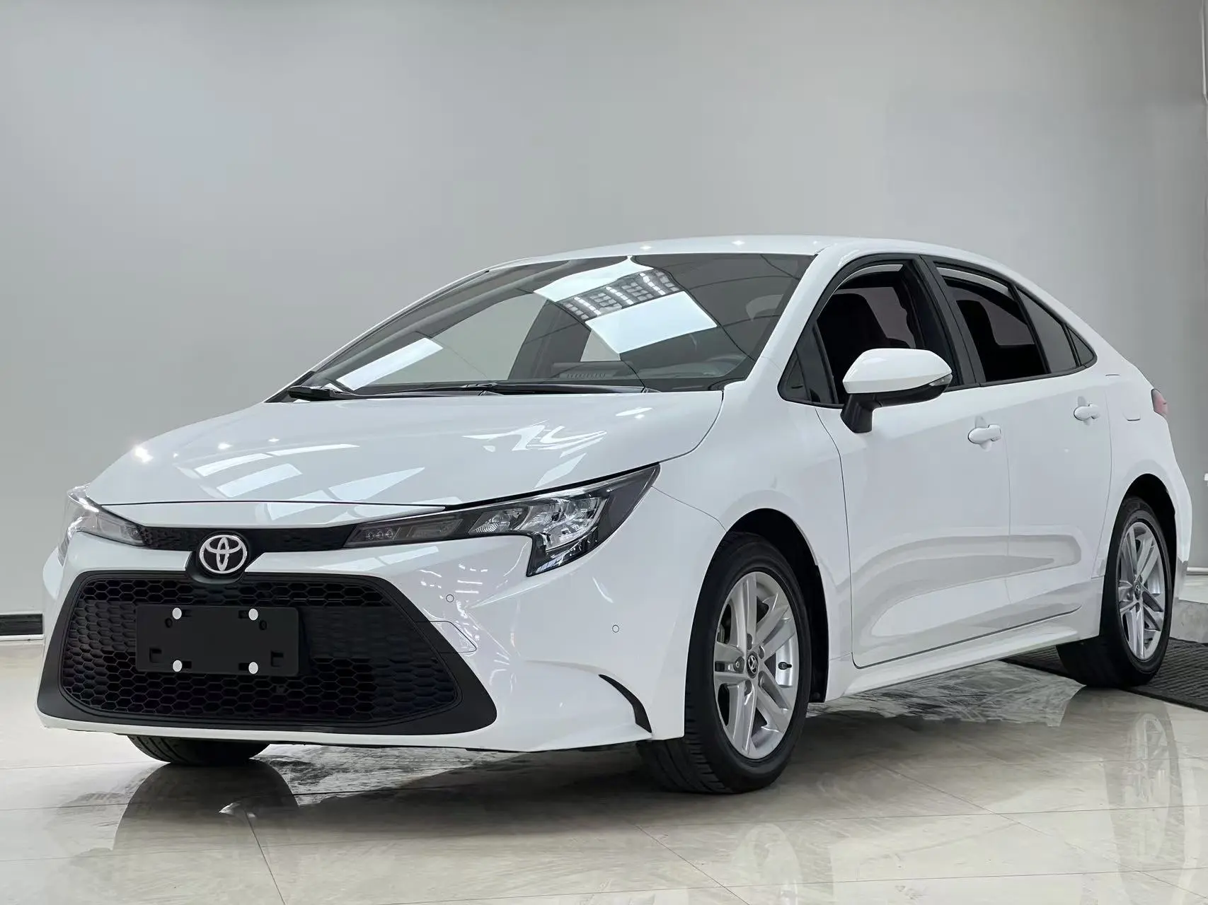 Toyota Levin (Lei Ling)  из Китая