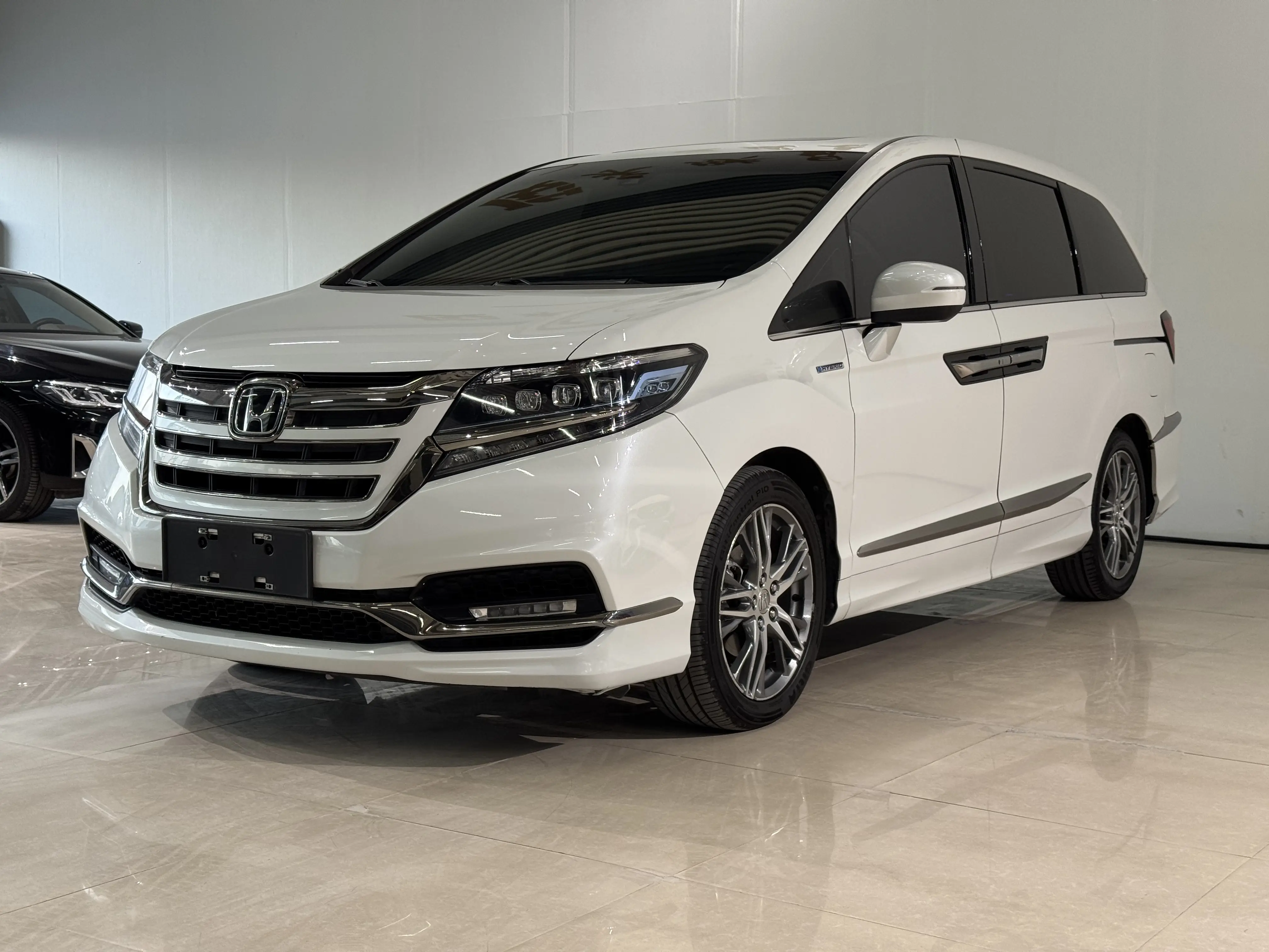 Honda Elysion (Alison)  из Китая