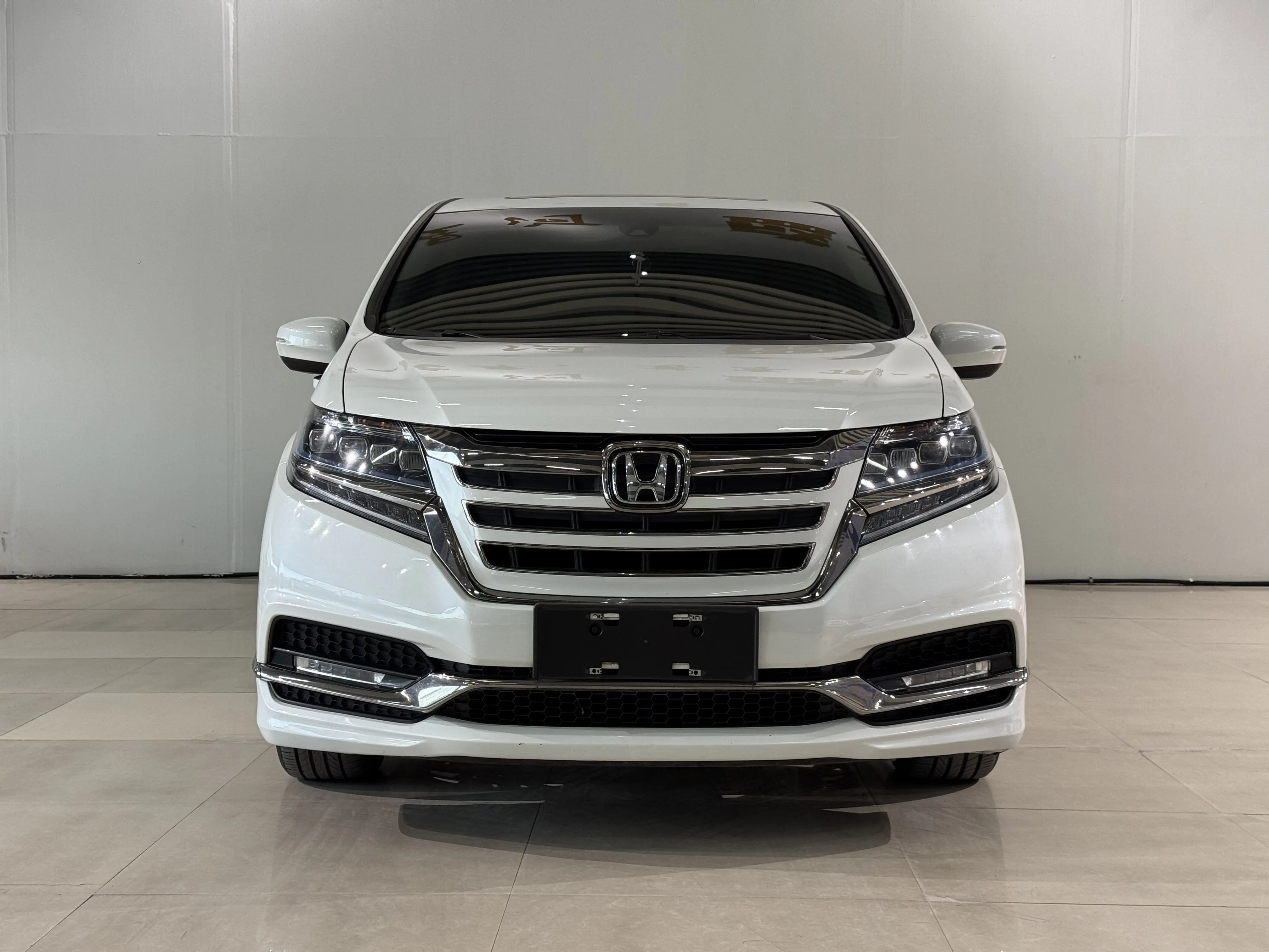 Honda Elysion (Alison)  из Китая