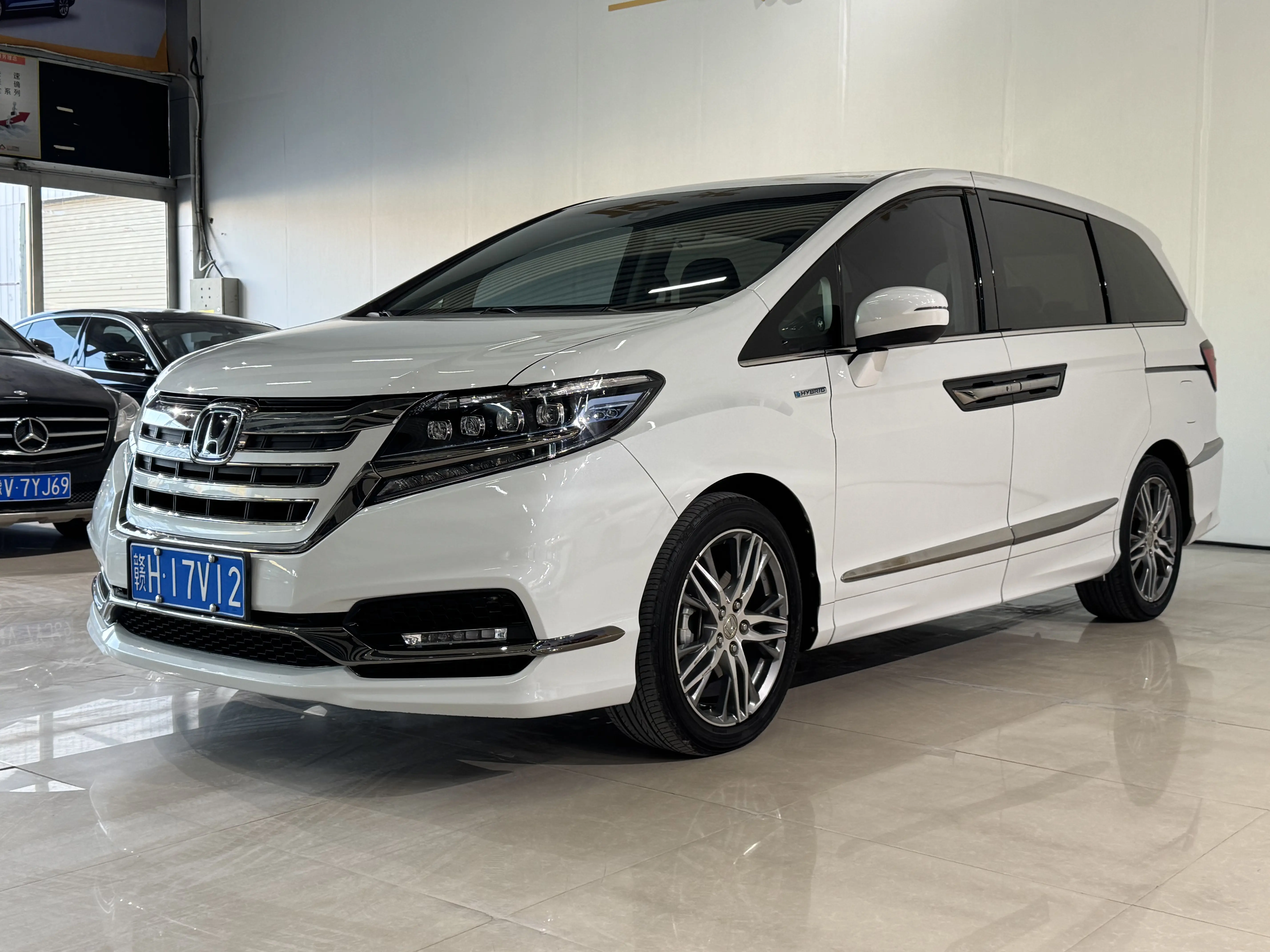 Honda Elysion (Alison)  из Китая