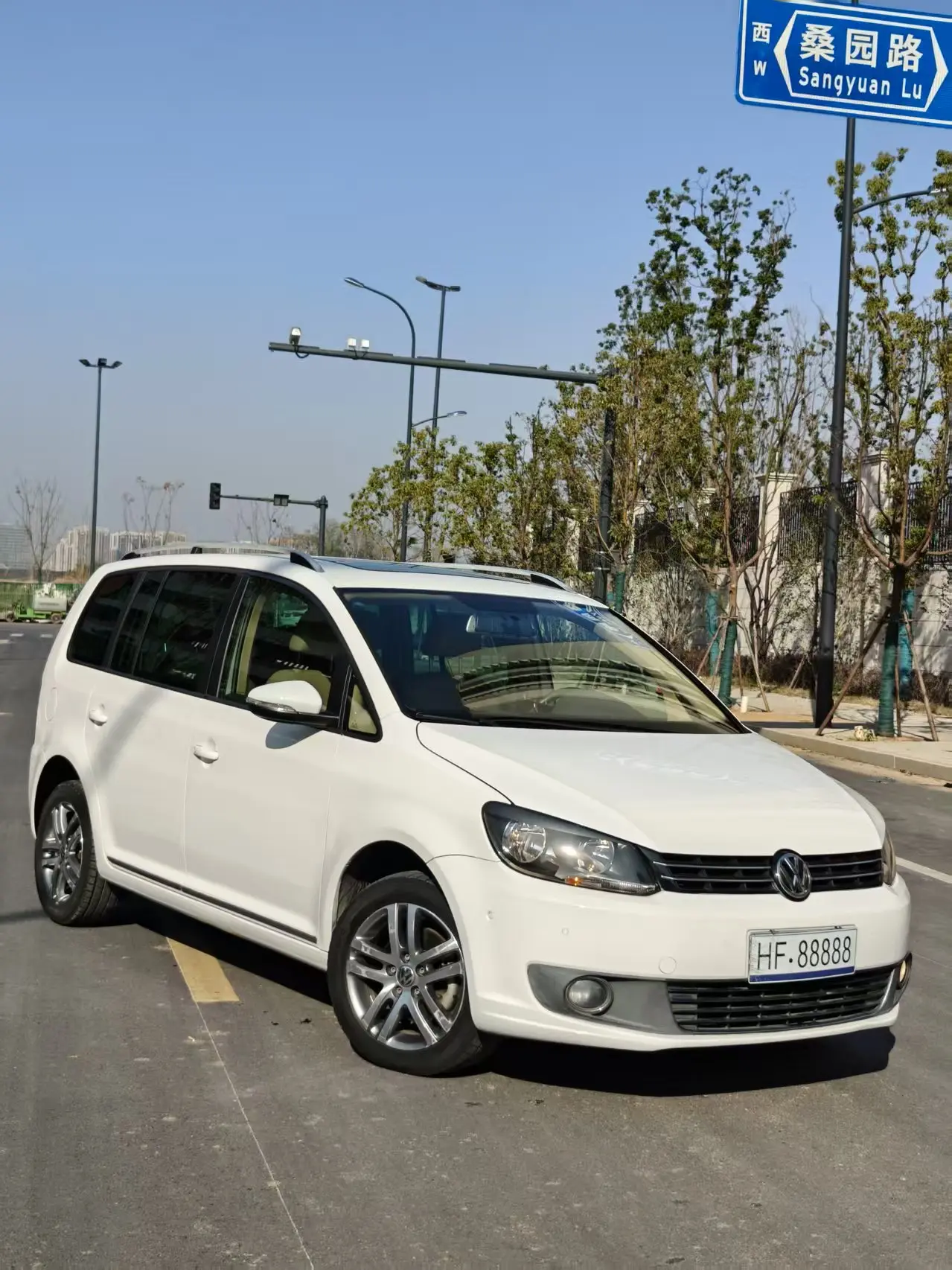 Volkswagen Touran  из Китая