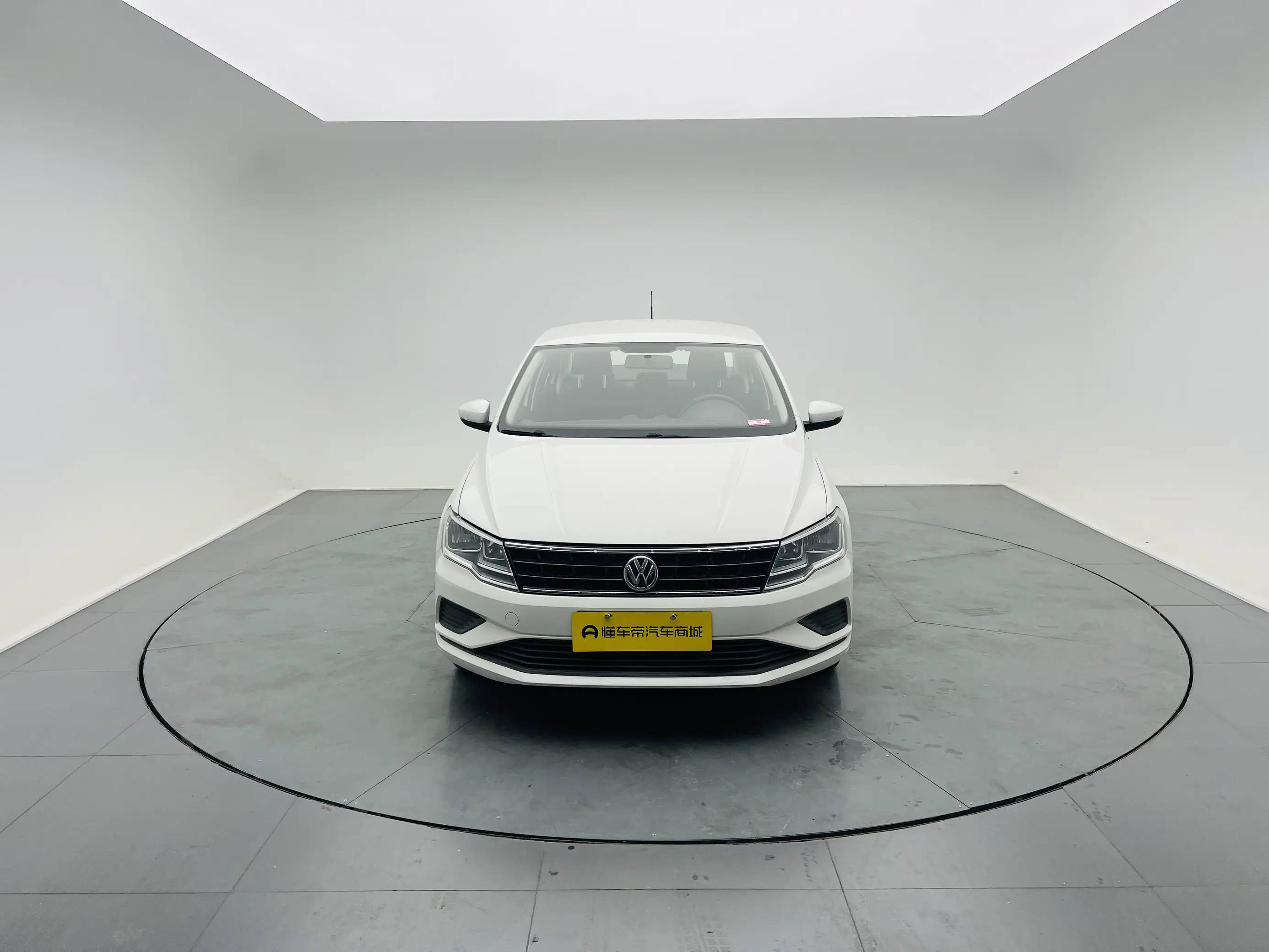 Volkswagen Jetta  из Китая