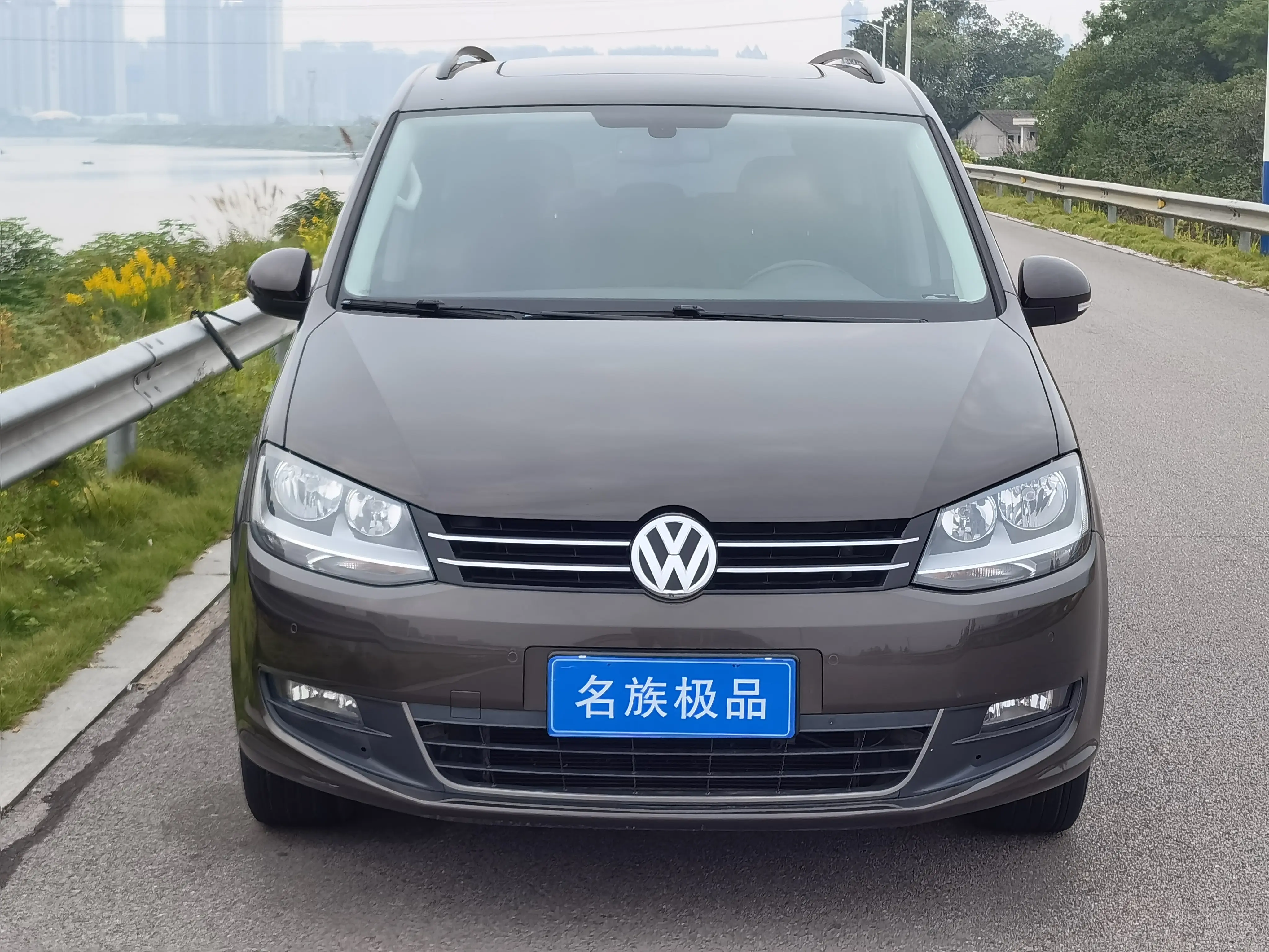 Volkswagen Sharon  из Китая