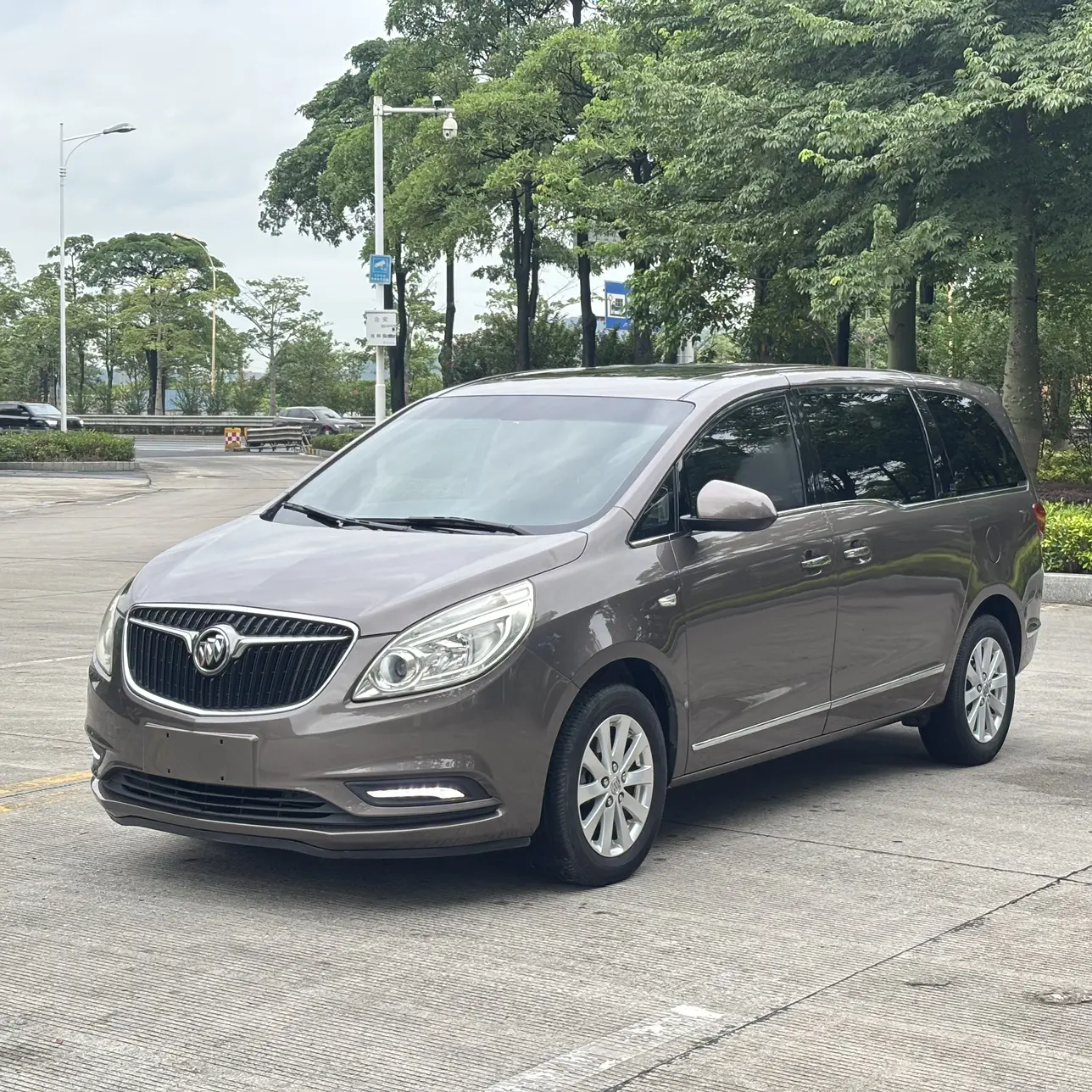 Buick GL8  из Китая