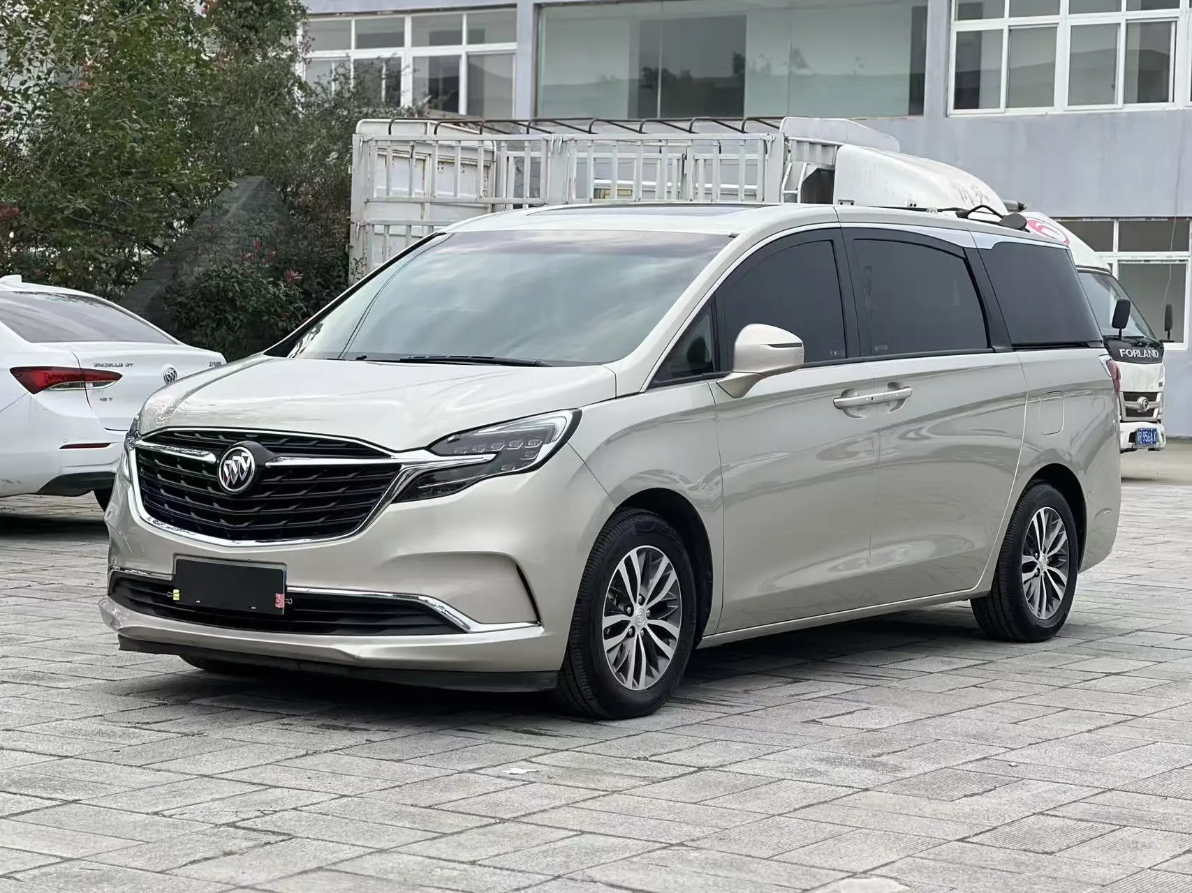 Buick GL8  из Китая