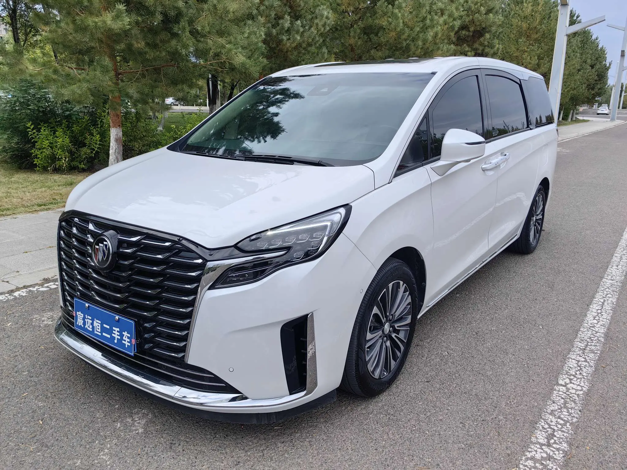 Buick GL8  из Китая