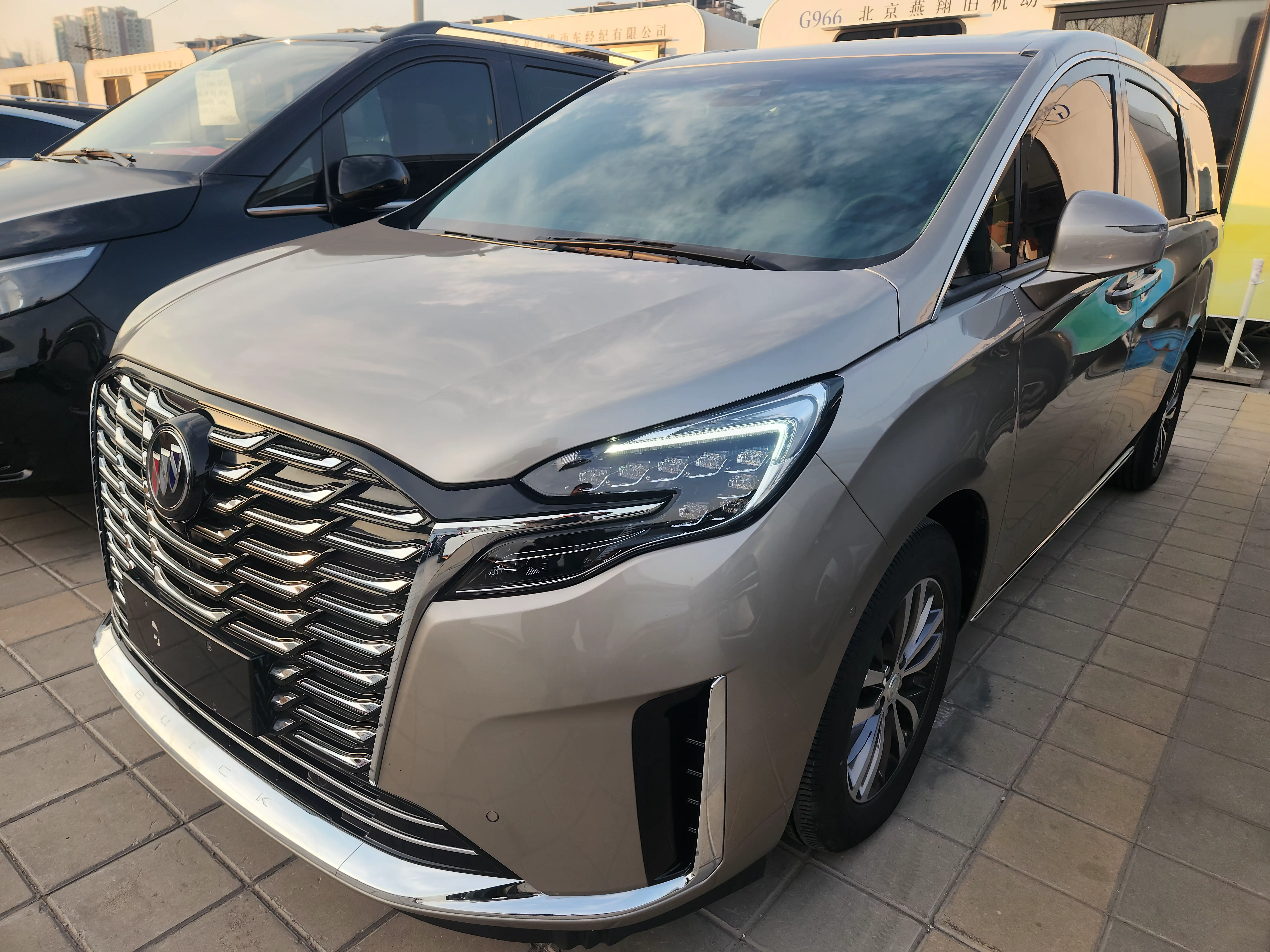 Buick GL8  из Китая