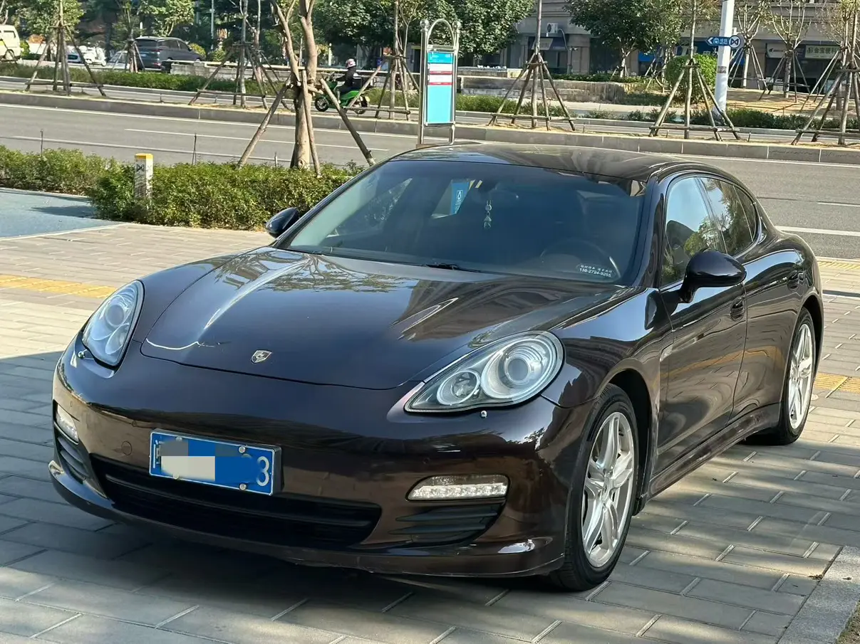 Porsche Panamera  из Китая