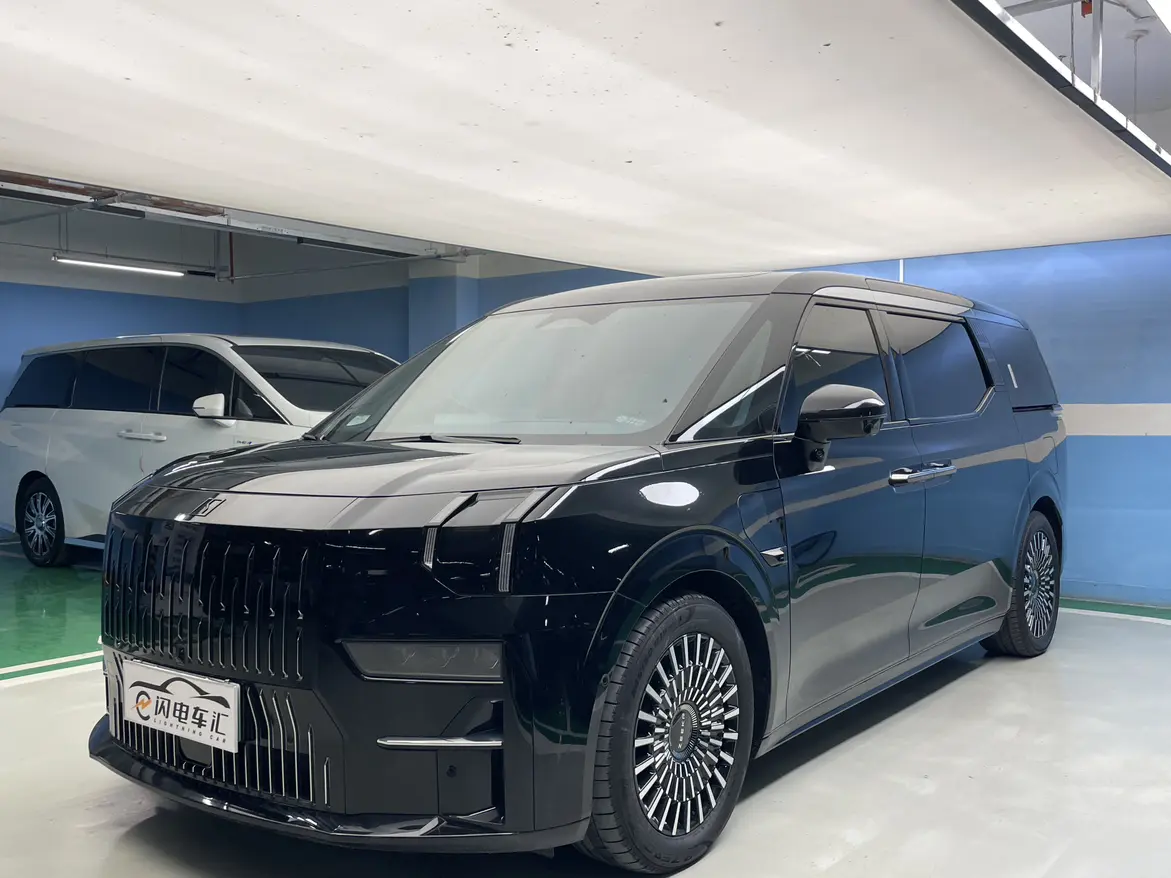 ZEEKR 009  из Китая