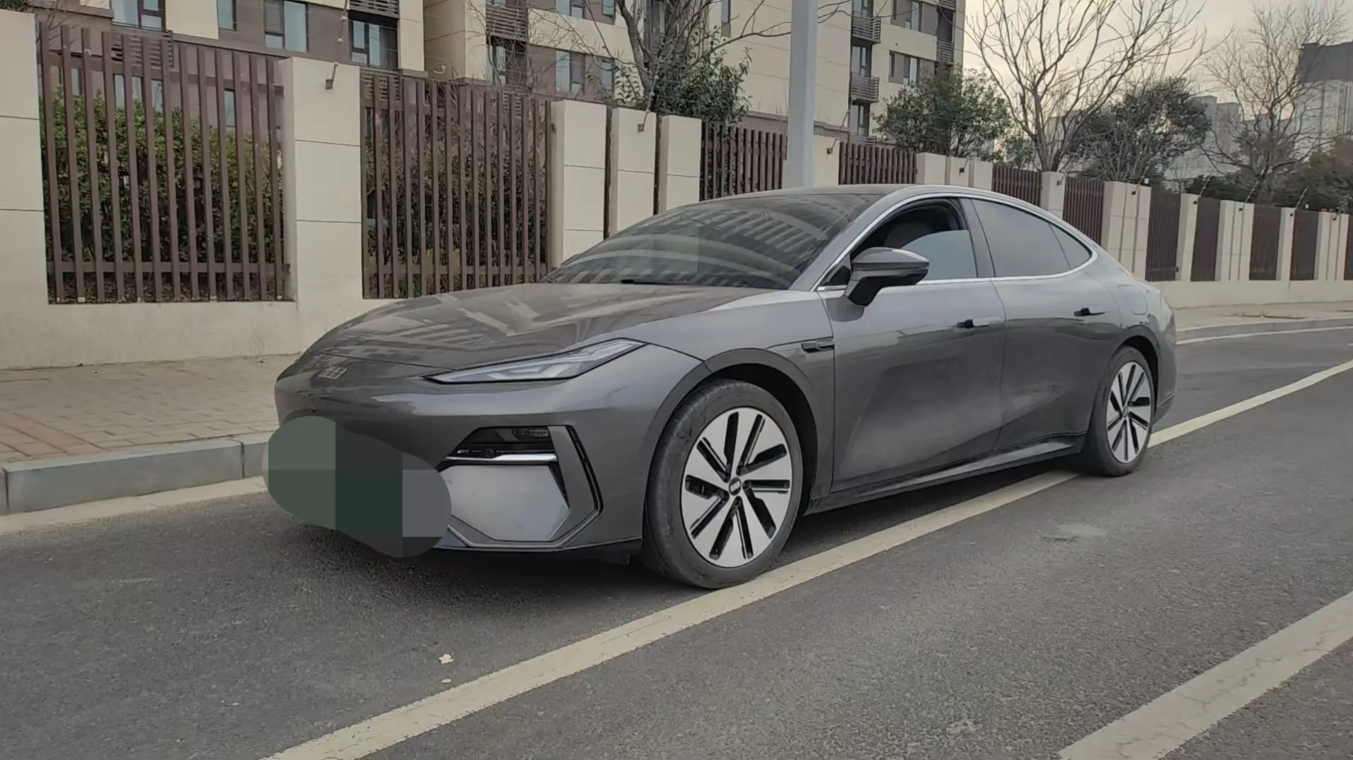 Geely Galaxy E8  из Китая