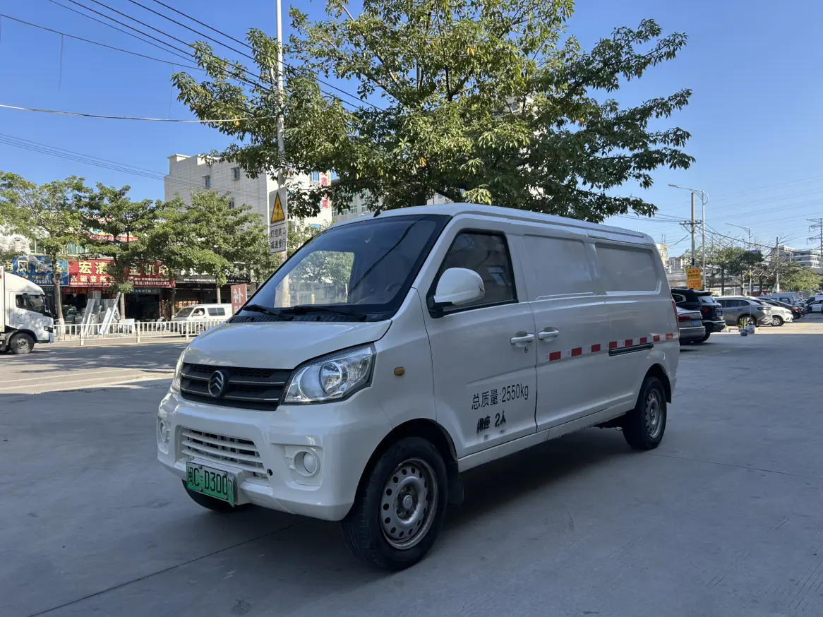 Golden Dragon Hiace EV  из Китая