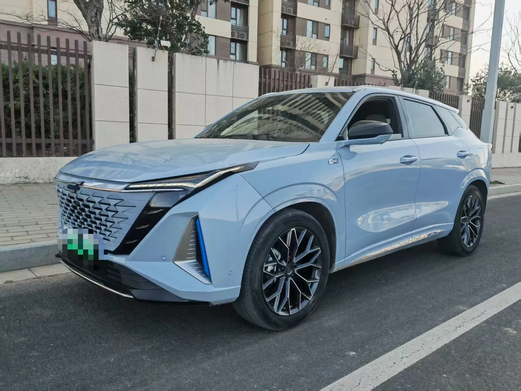 Oshan Changan Auchan Z6 iDD new energy  из Китая