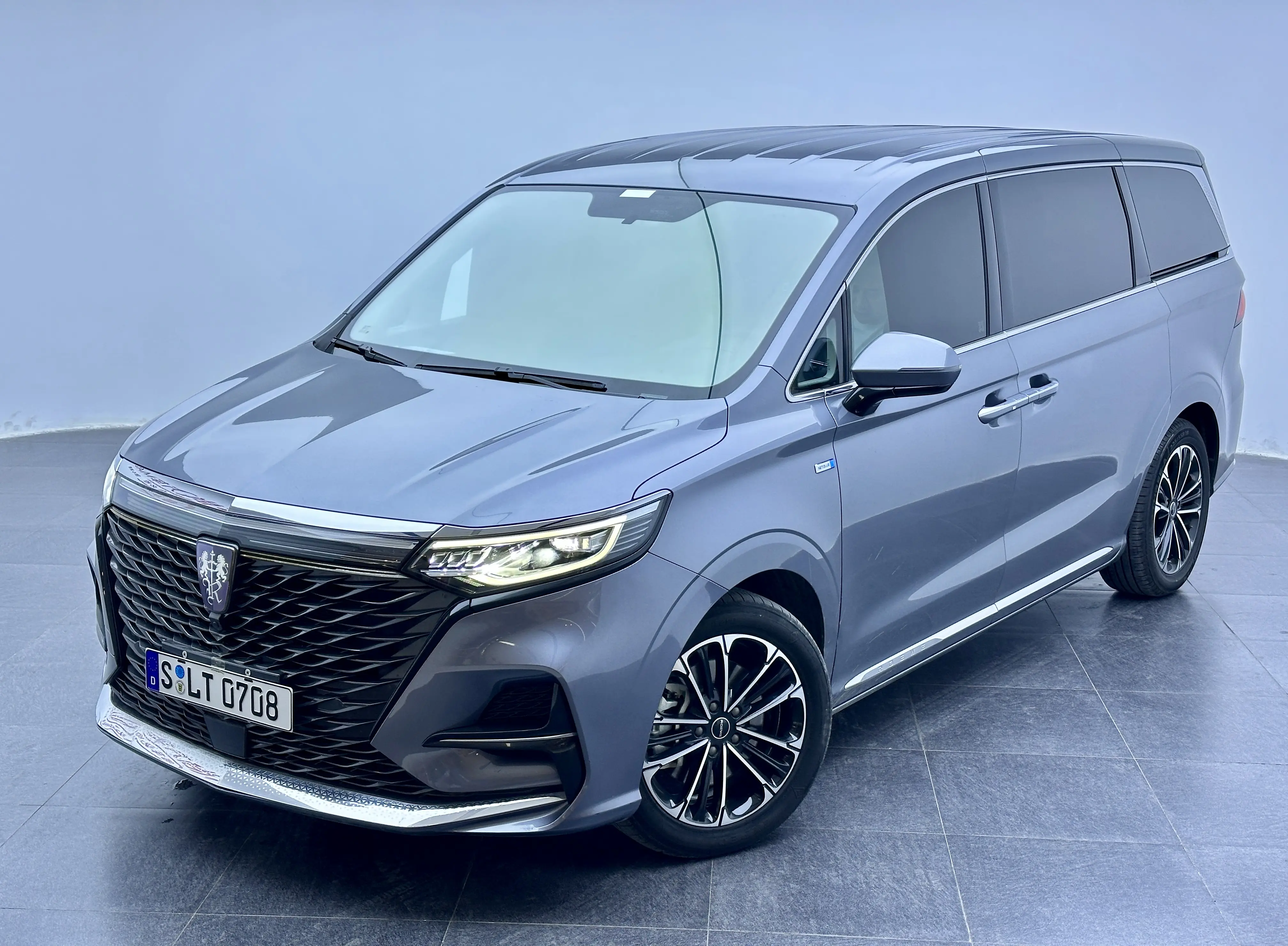 Roewe iMAX8  из Китая