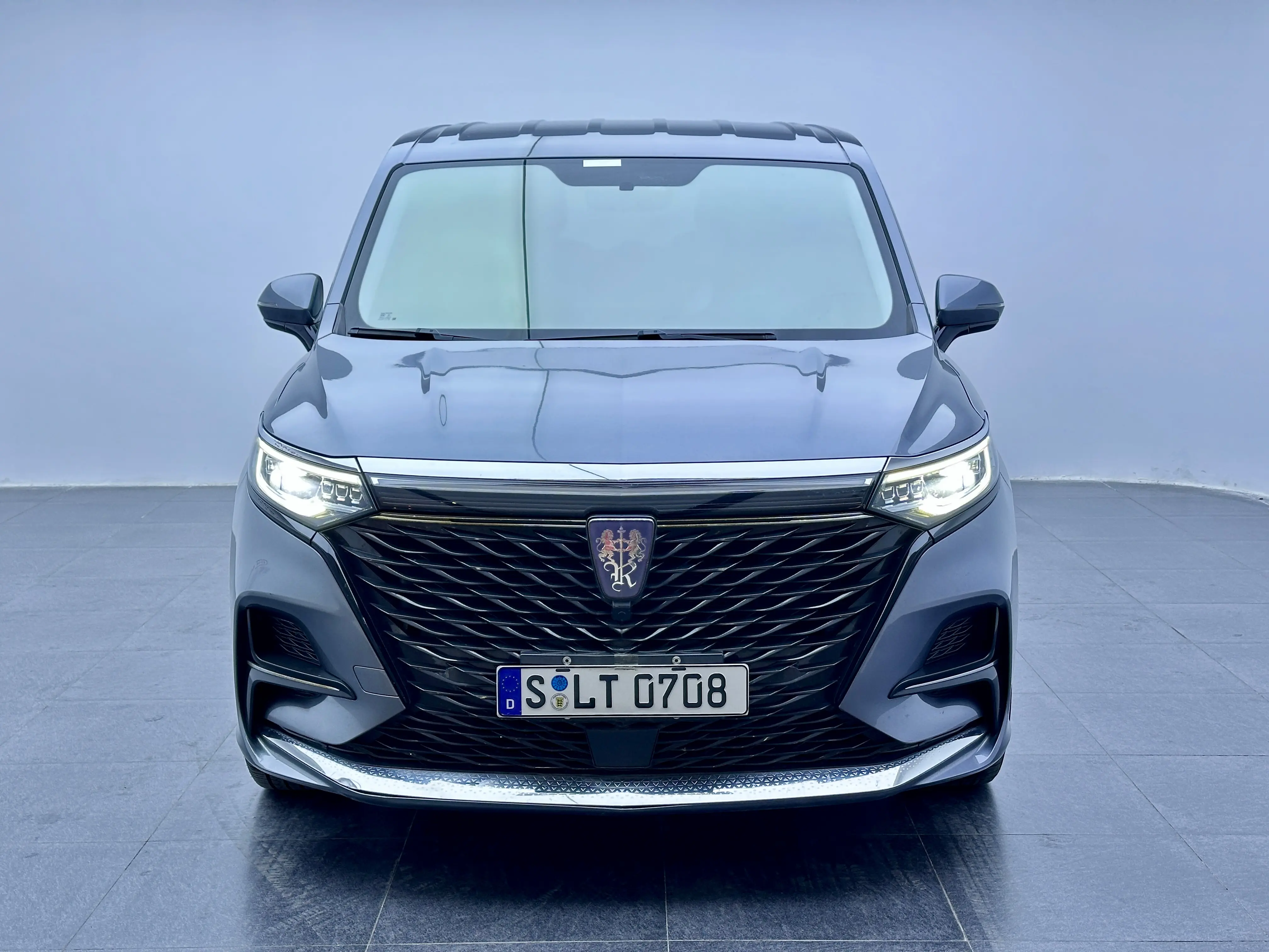 Roewe iMAX8  из Китая