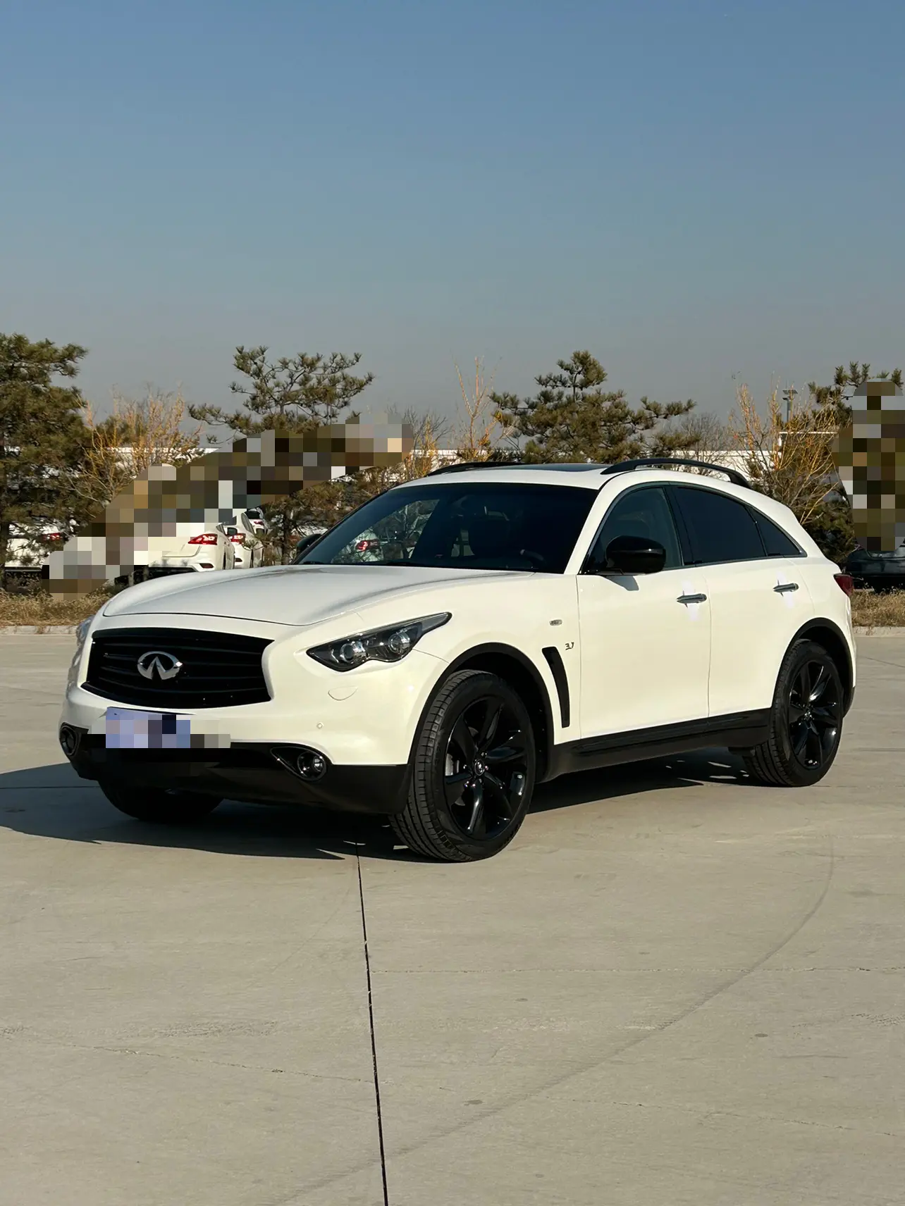 Infiniti QX70  из Китая