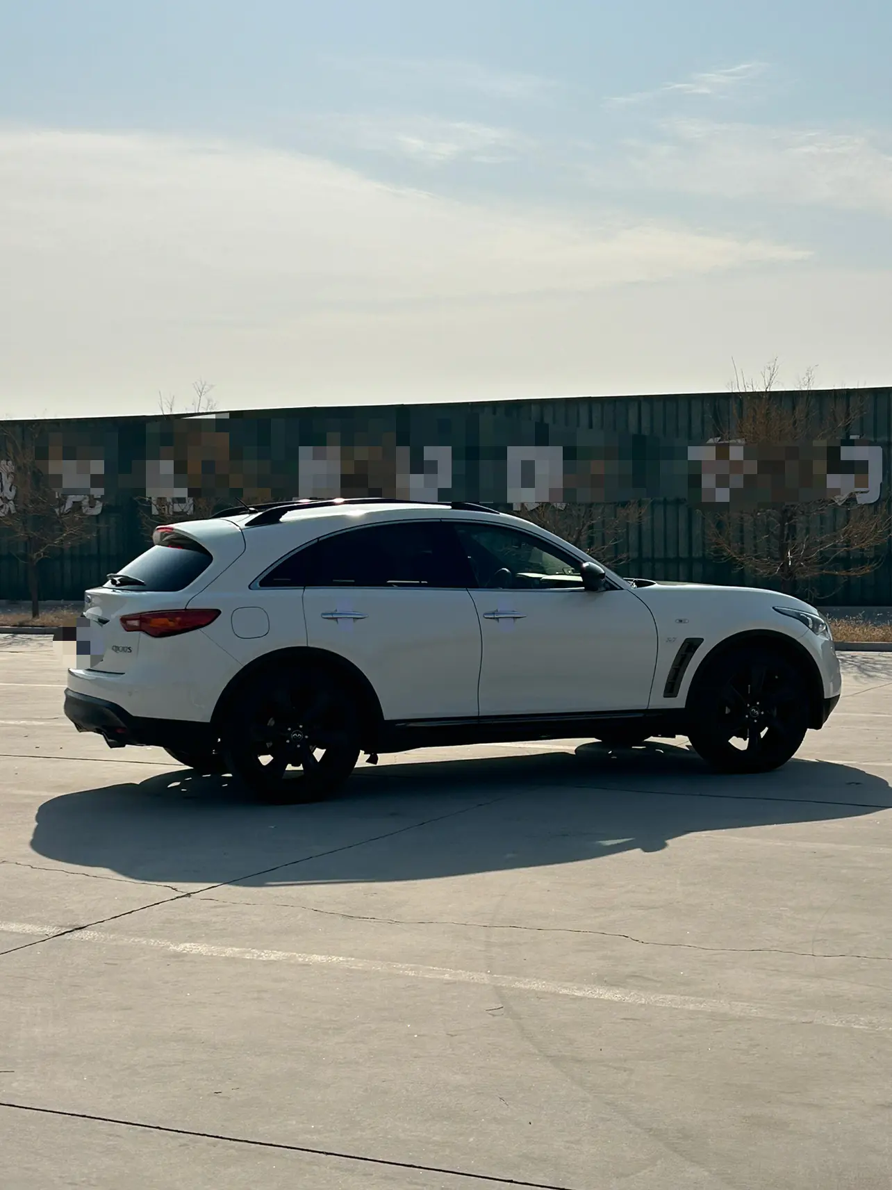 Infiniti QX70  из Китая