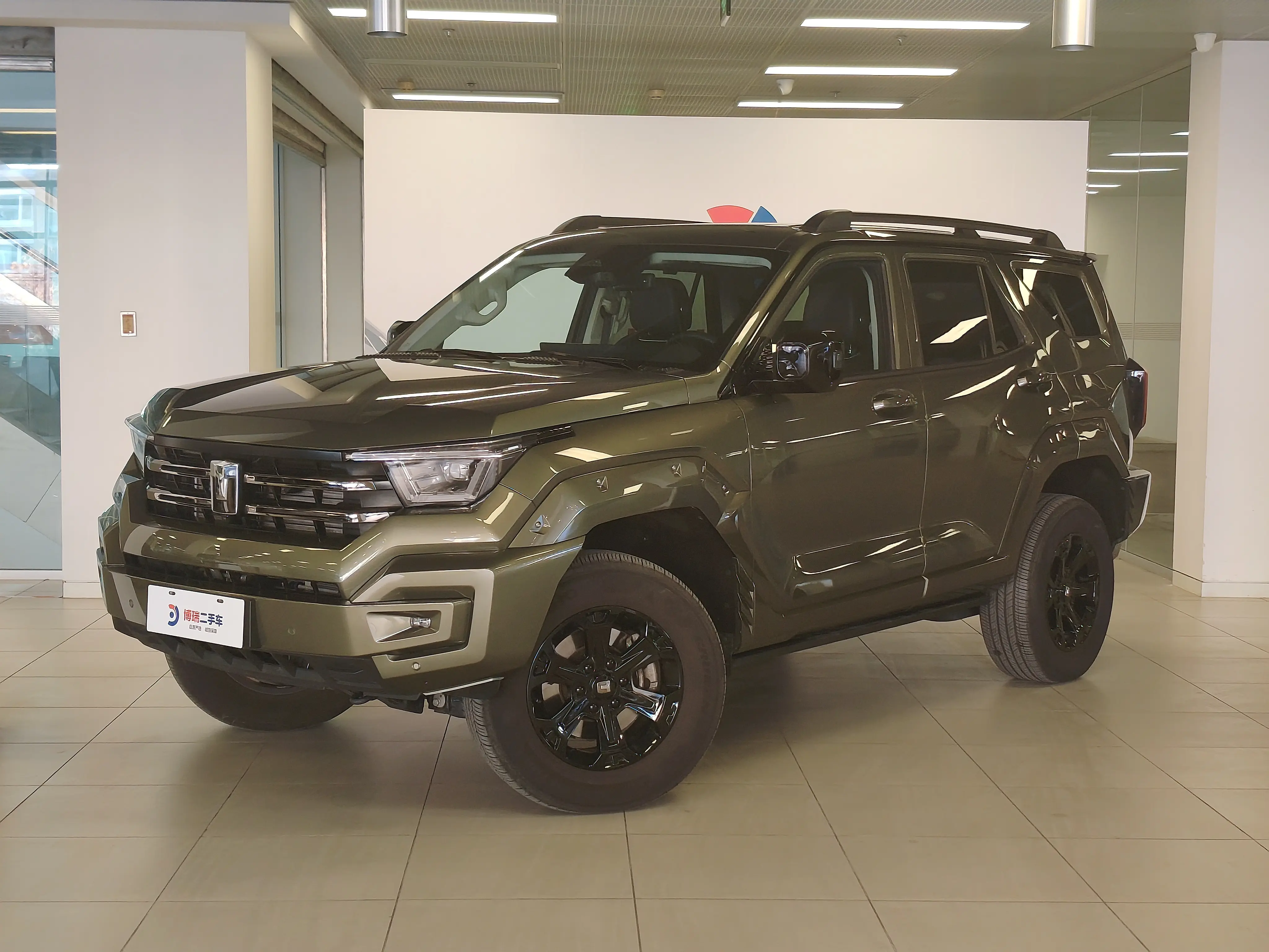 Tank 400 Hi4-T  из Китая