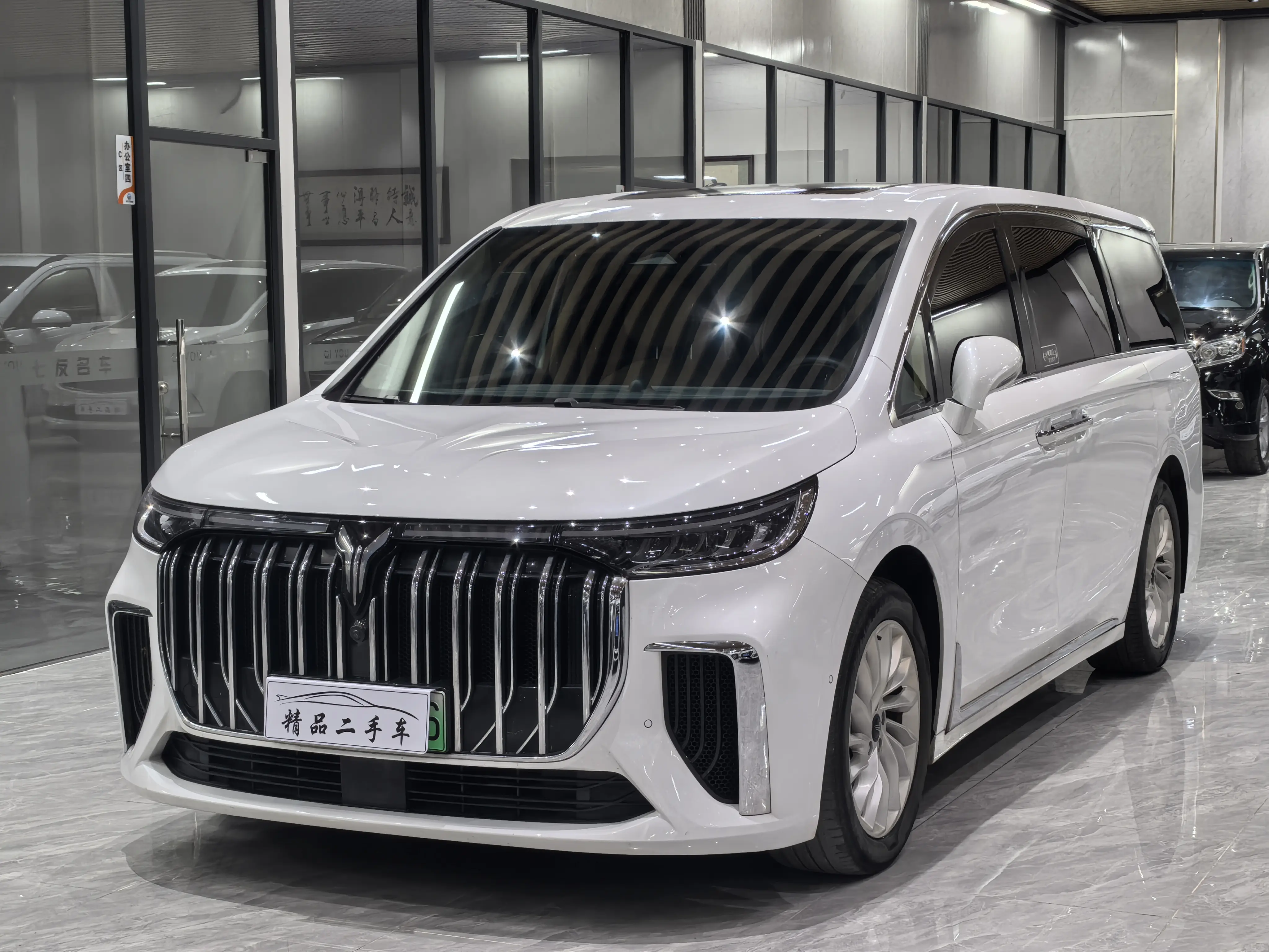 Voyah Lantu Dreamer PHEV  из Китая